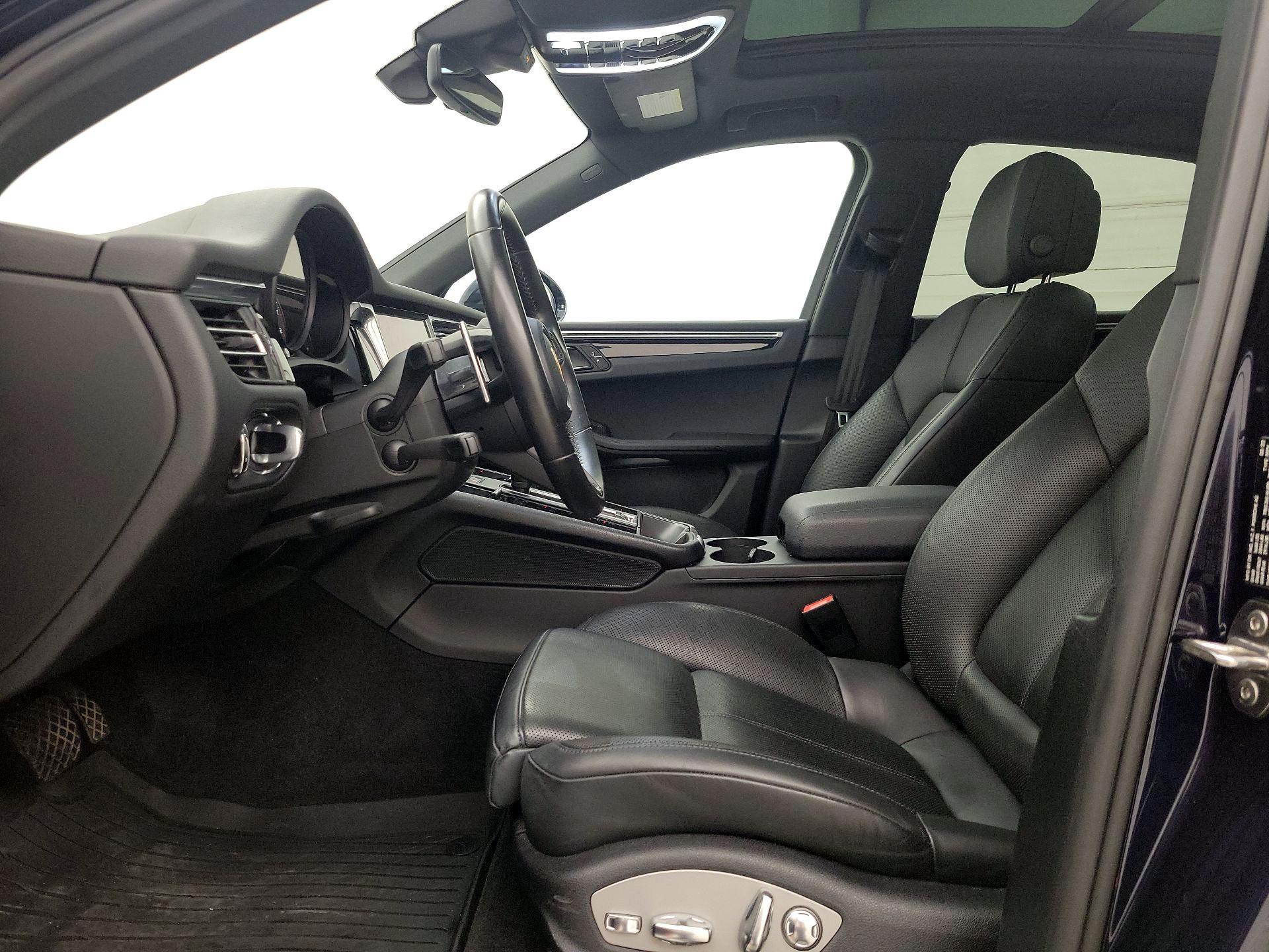 Thumbnail: 2022 Porsche Macan - 11