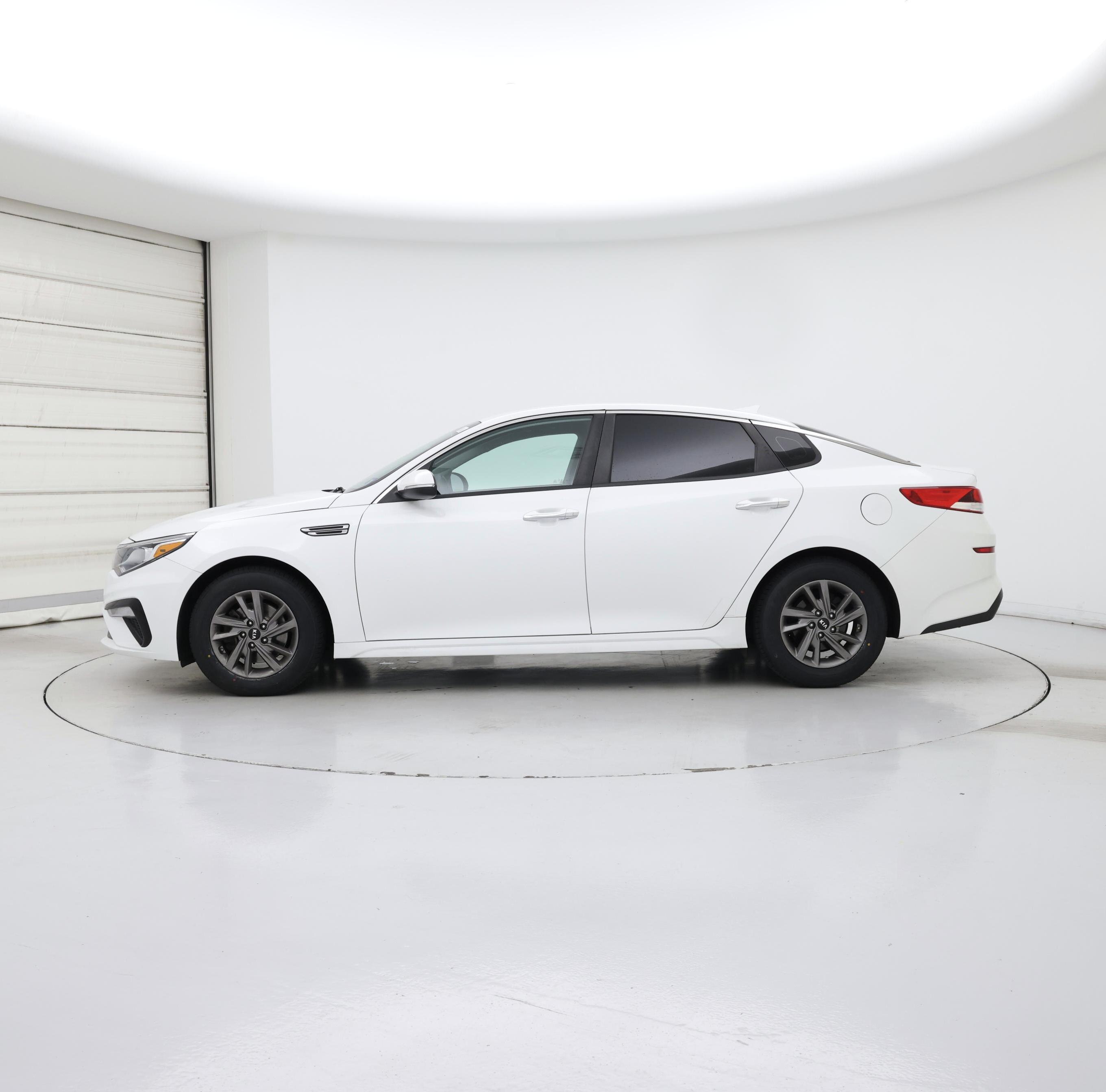 Thumbnail: 2020 Kia Optima - 3