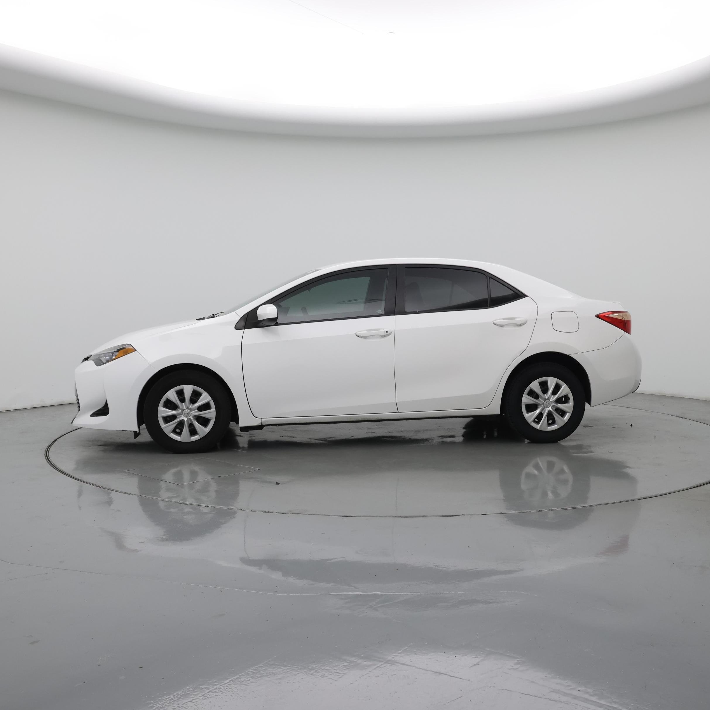 Thumbnail: 2017 Toyota Corolla - 3