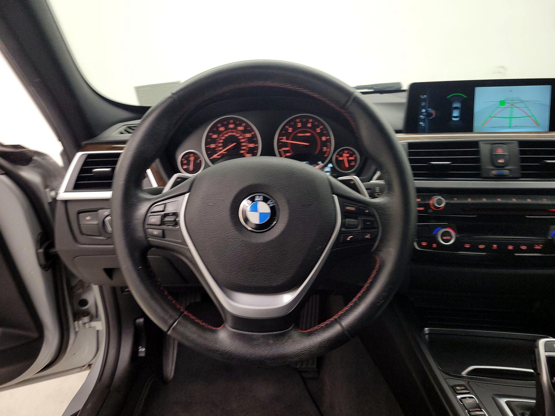 Thumbnail: 2017 BMW 3 Series - 10