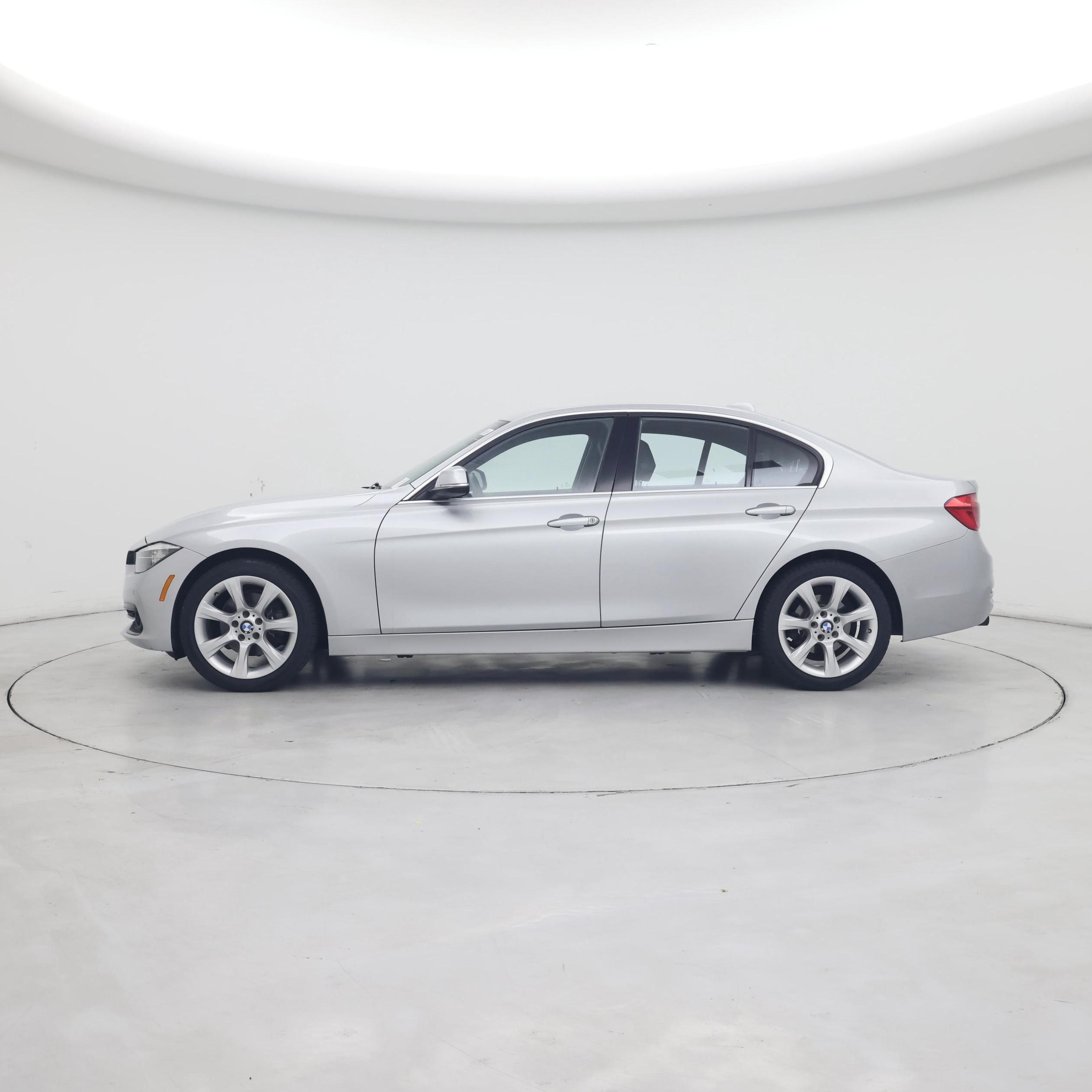 Thumbnail: 2017 BMW 3 Series - 3