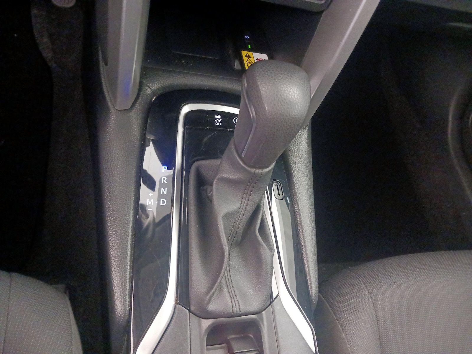 2023 Toyota Corolla Cross LE - Photo 18