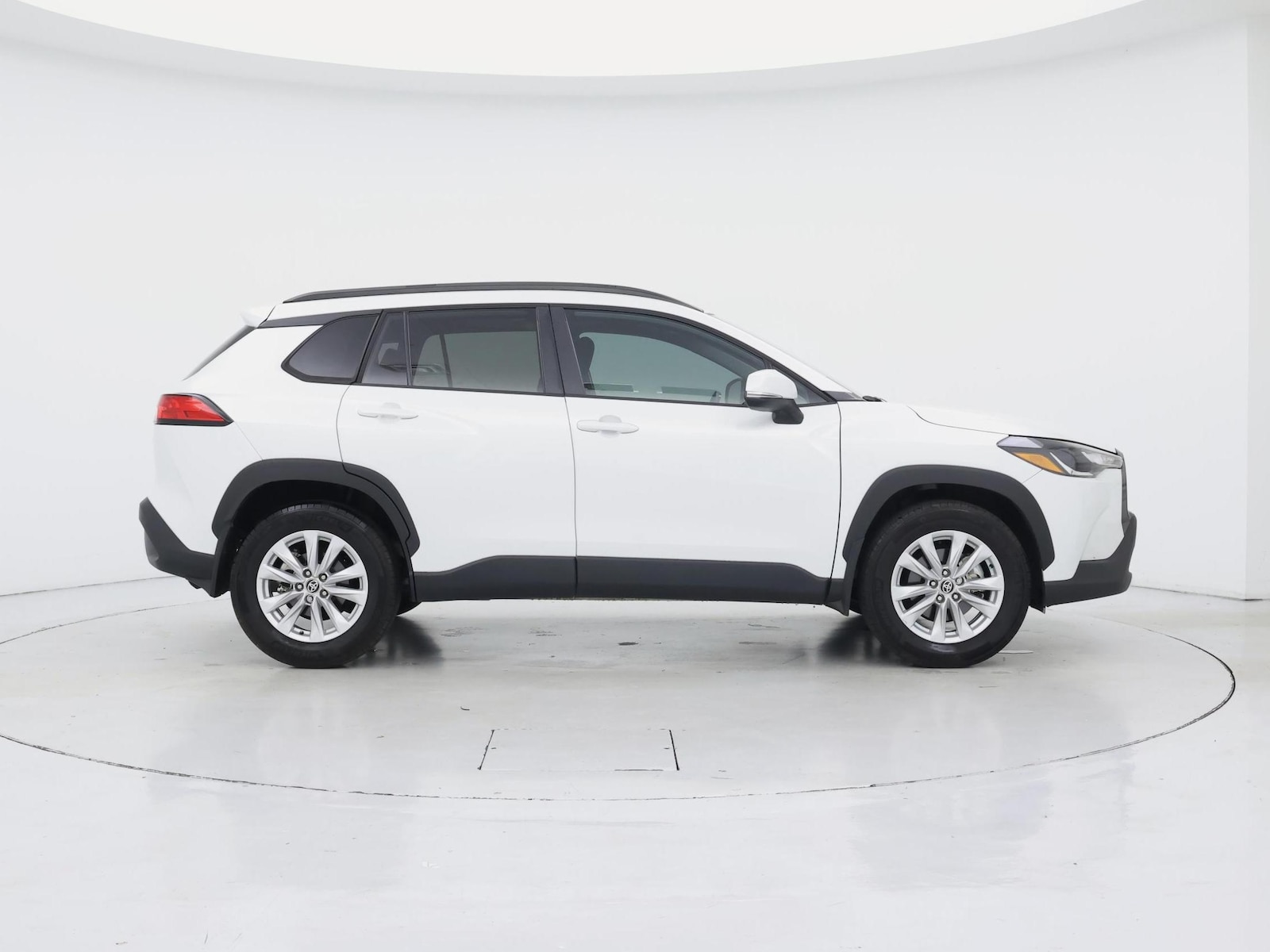 2023 Toyota Corolla Cross LE - Photo 8