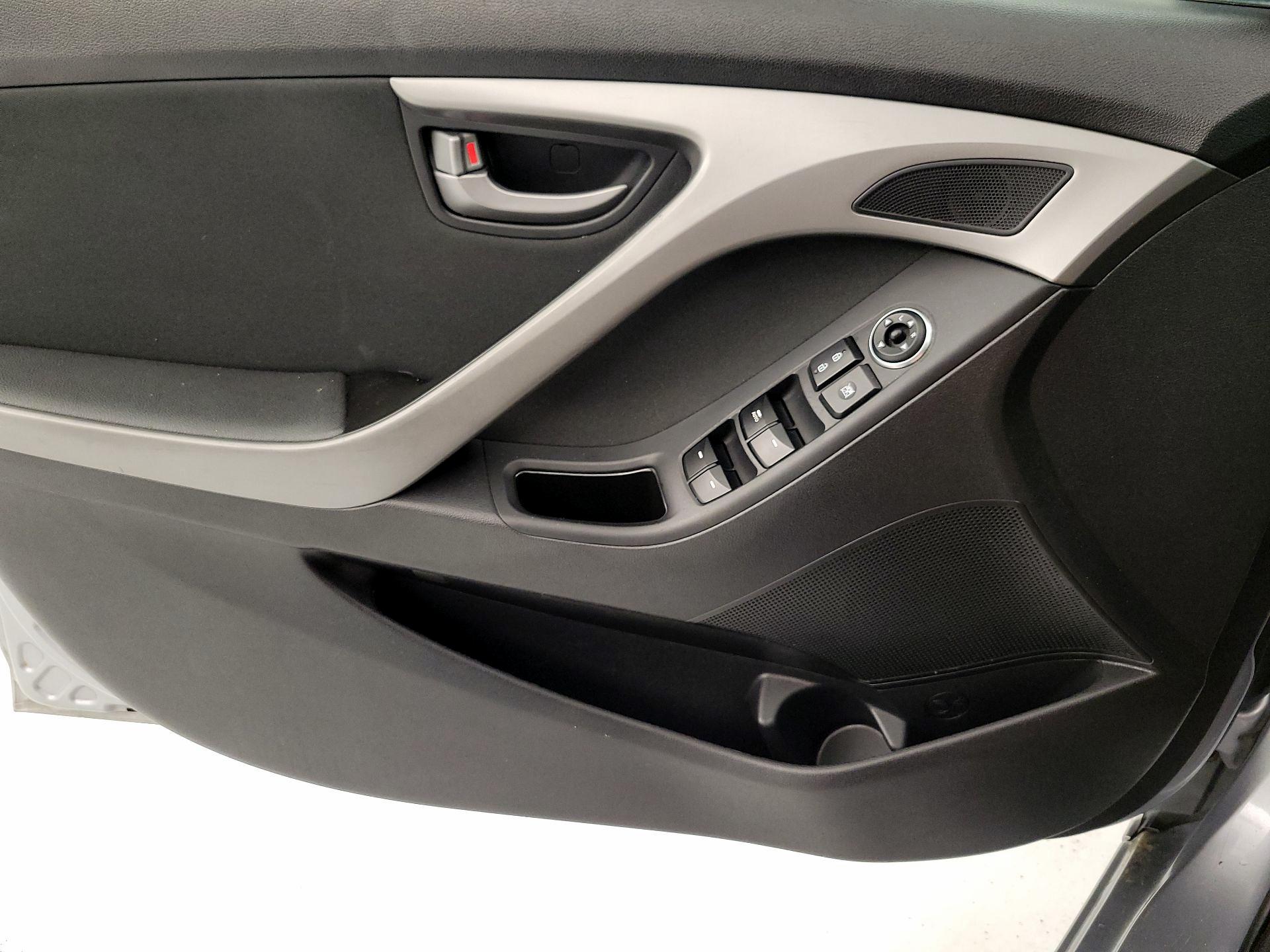 Thumbnail: 2015 Hyundai Elantra - 12