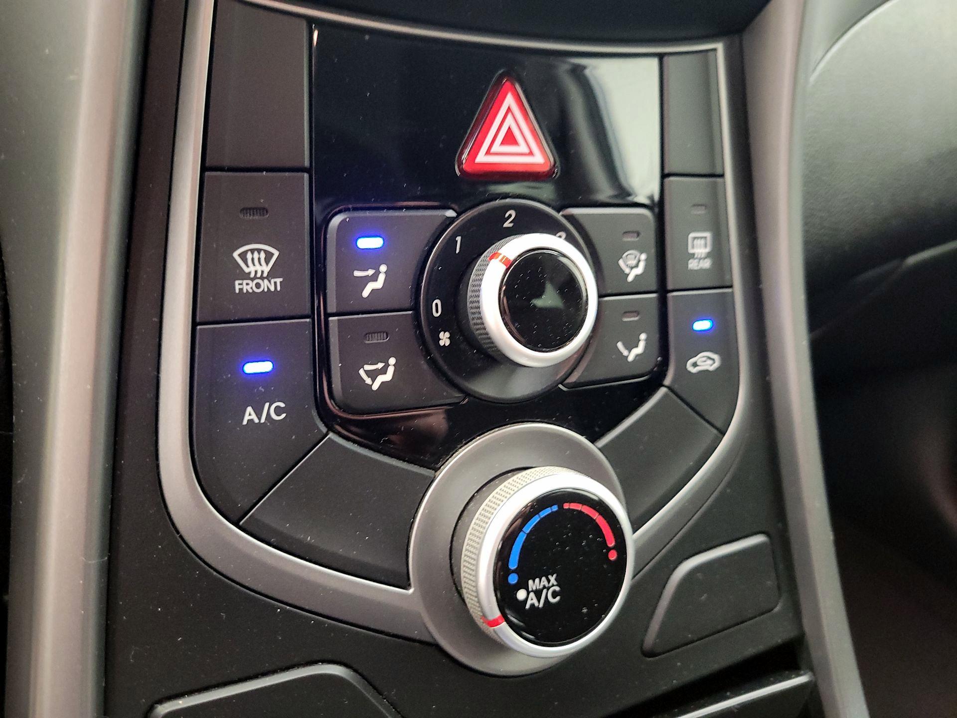 Thumbnail: 2015 Hyundai Elantra - 16