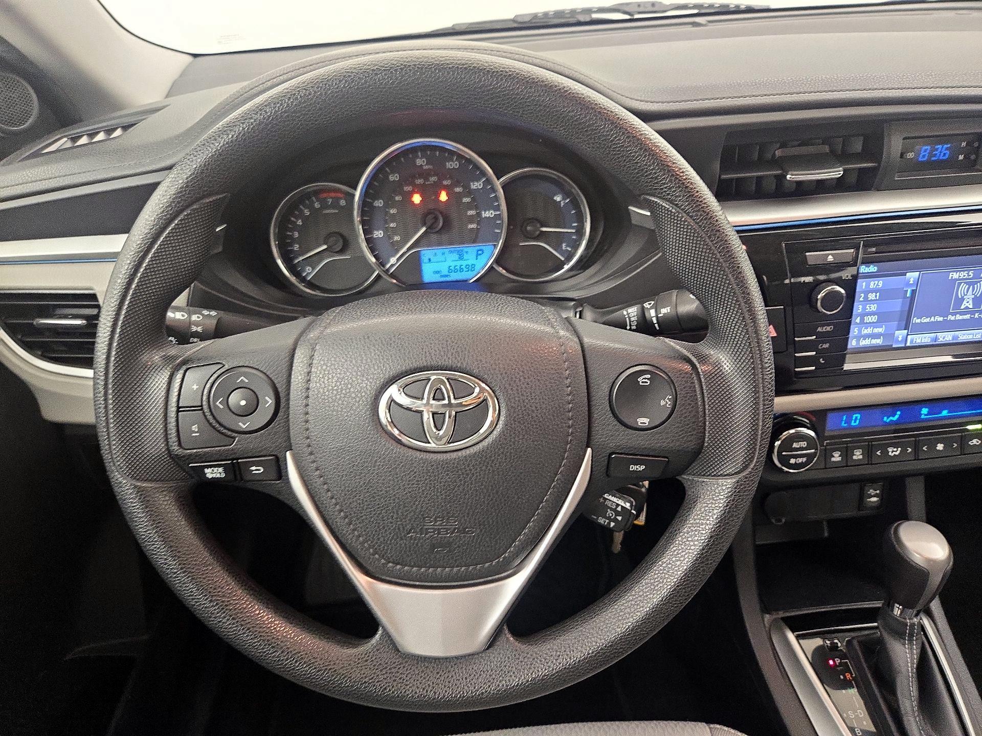 Thumbnail: 2015 Toyota Corolla - 10