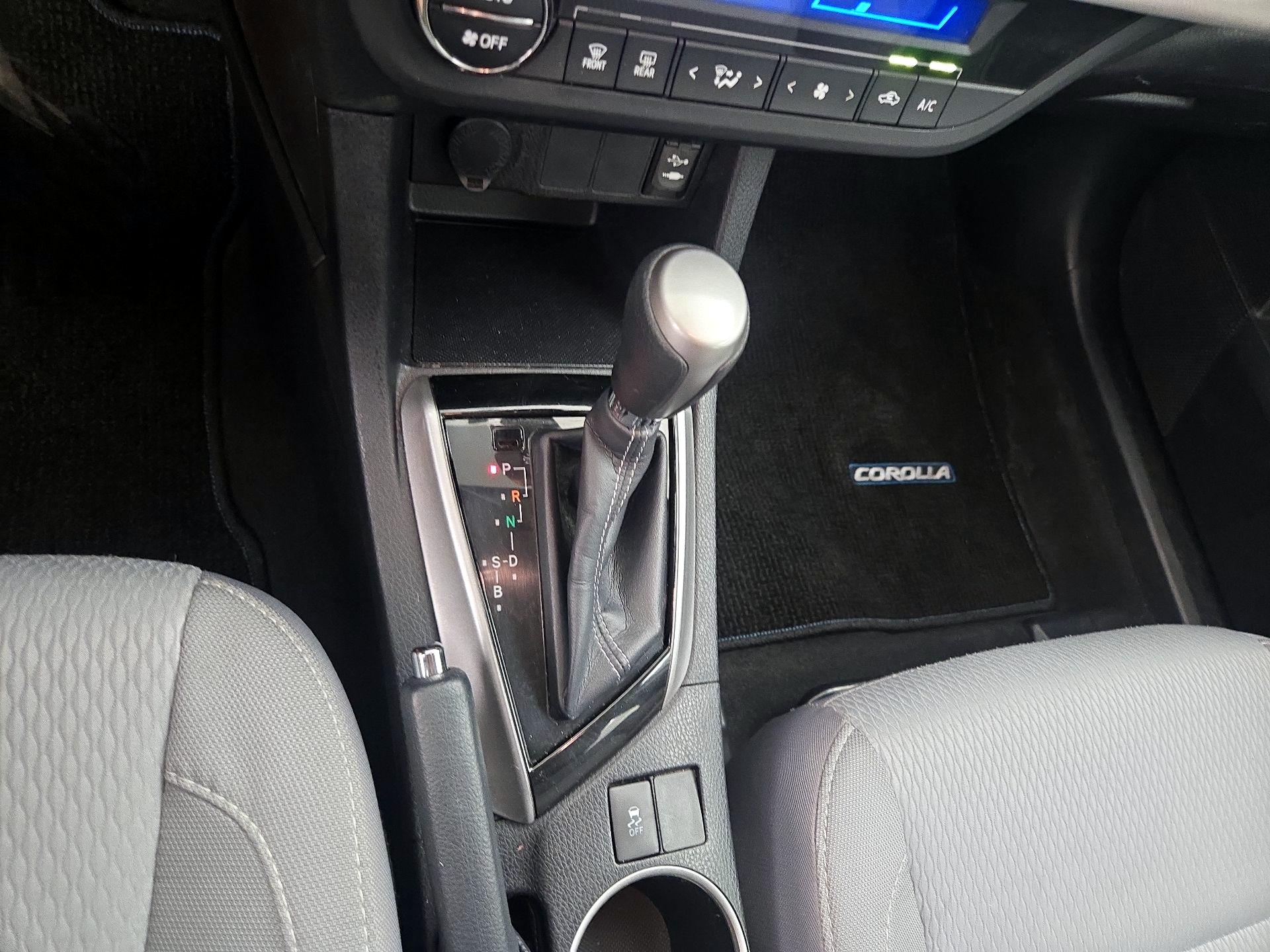 Thumbnail: 2015 Toyota Corolla - 17