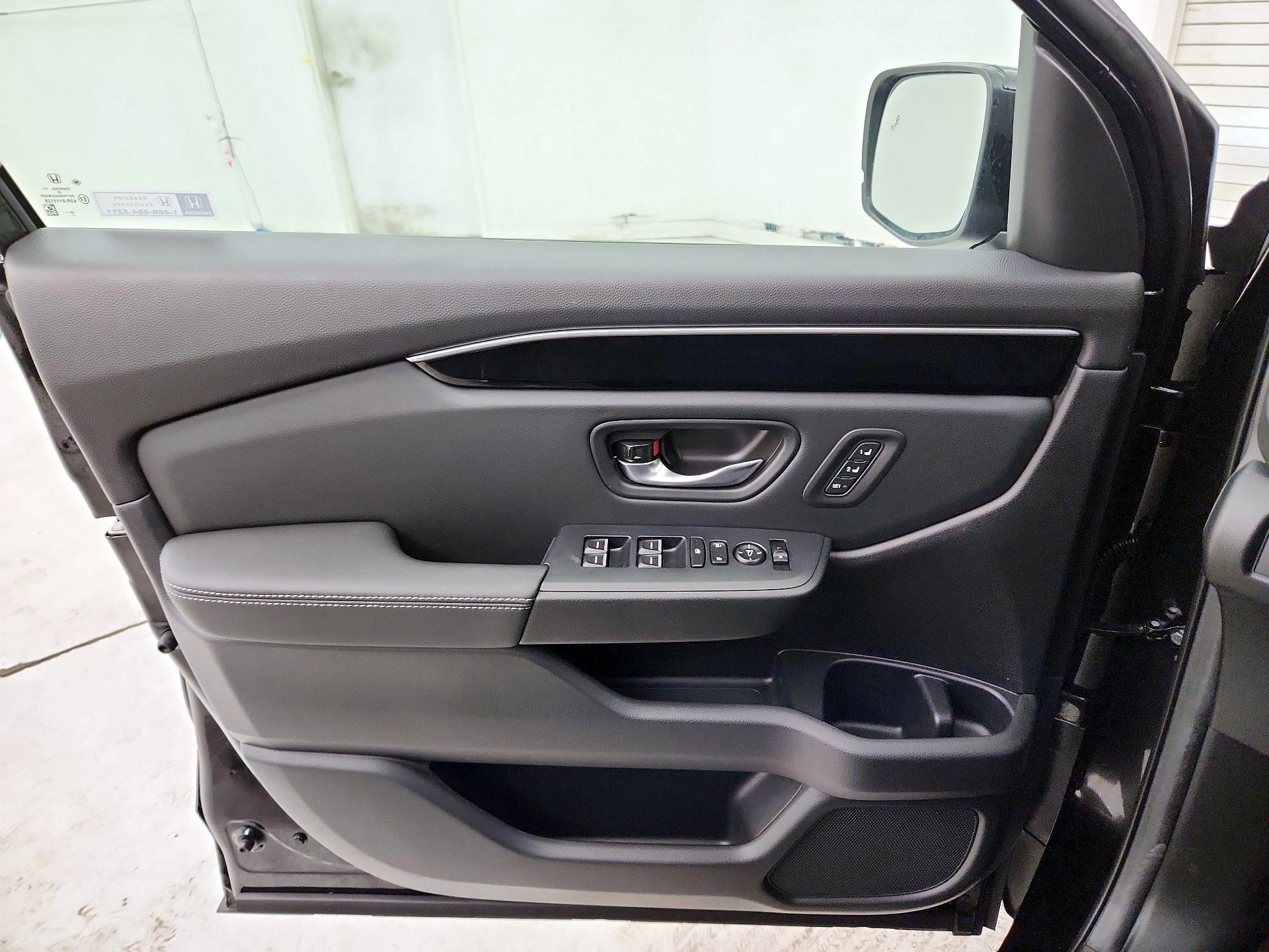 Thumbnail: 2025 Honda Pilot - 12