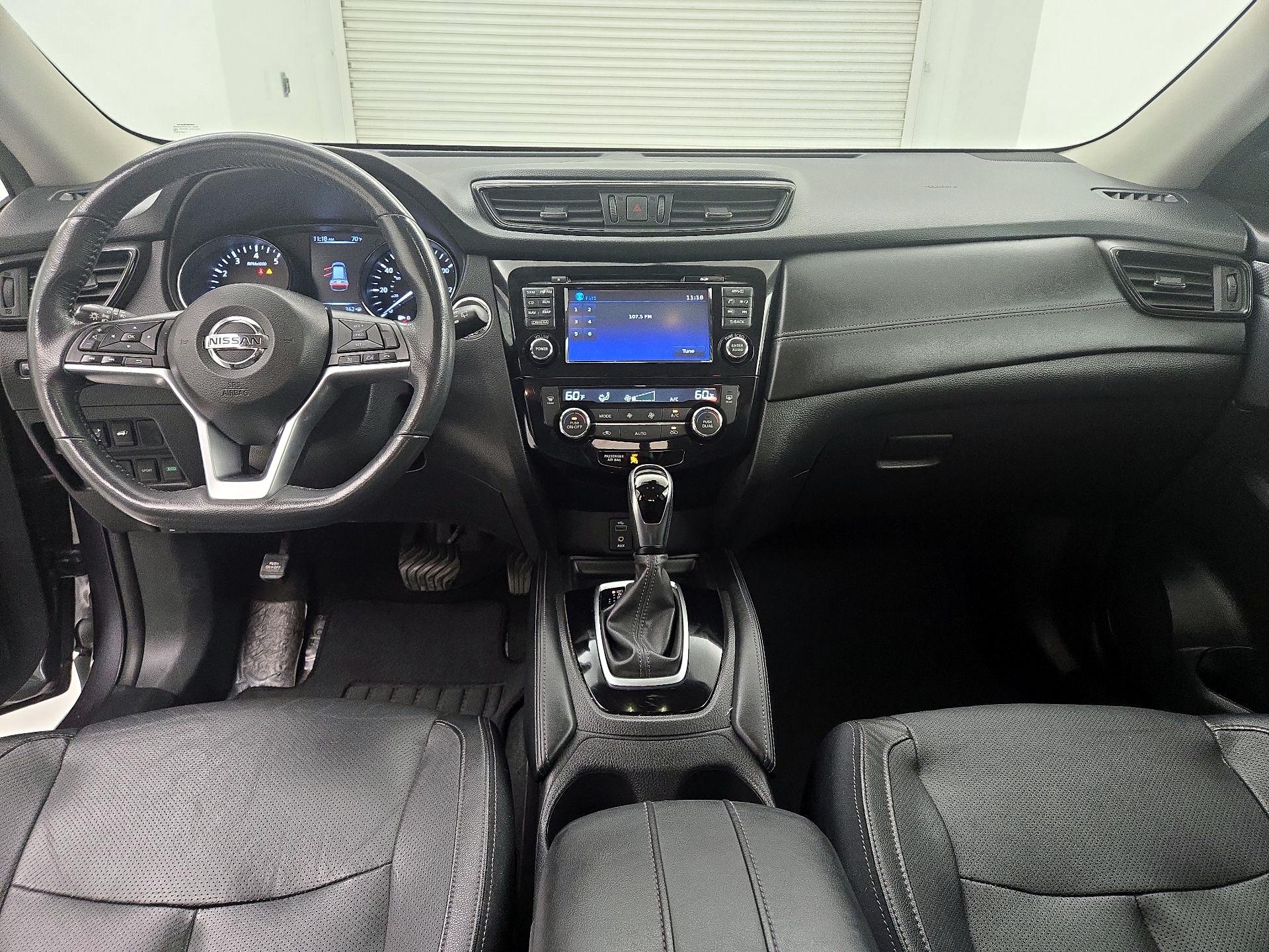 Thumbnail: 2017 Nissan Rogue - 9