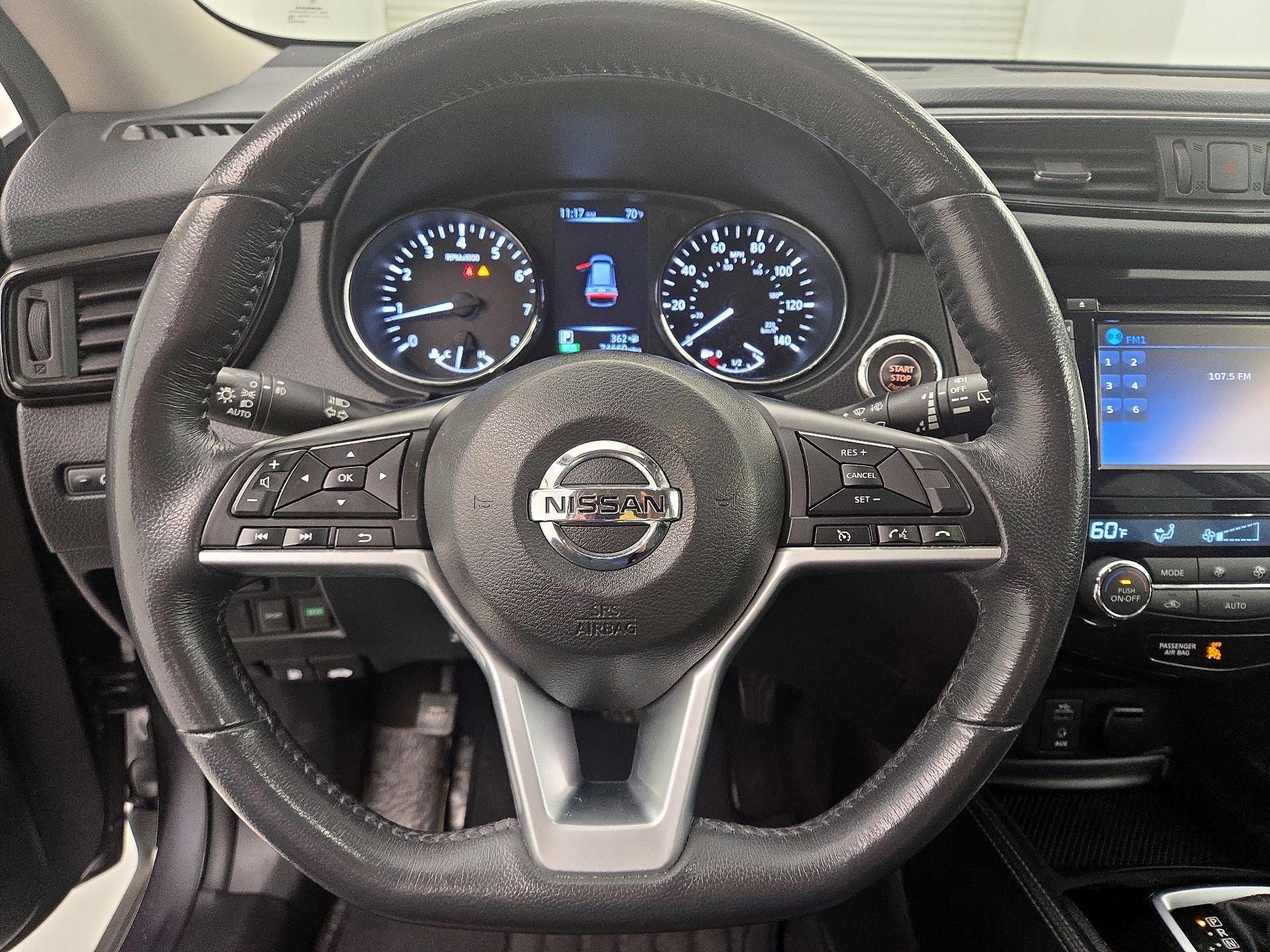 Thumbnail: 2017 Nissan Rogue - 10