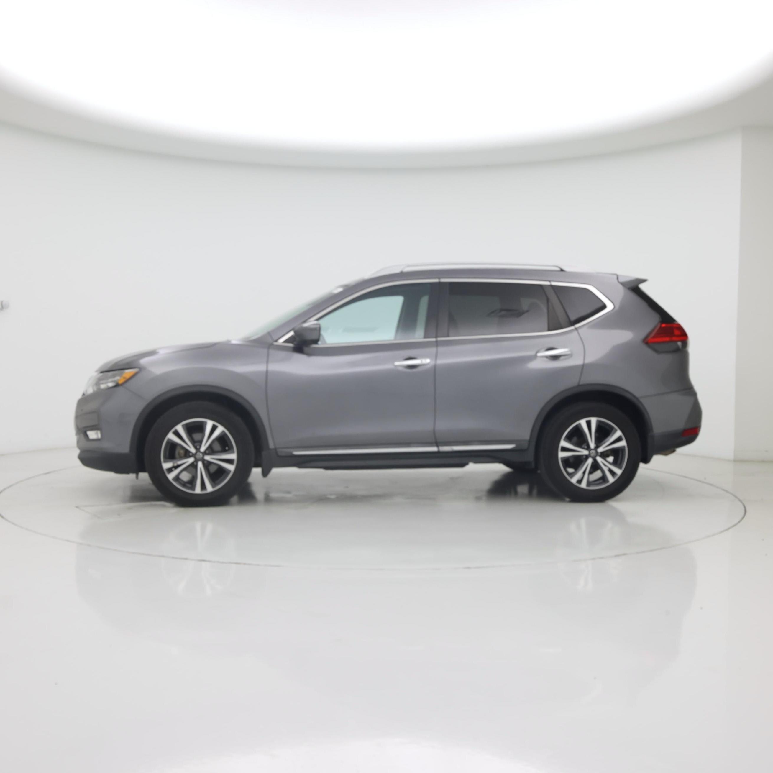 Thumbnail: 2017 Nissan Rogue - 3