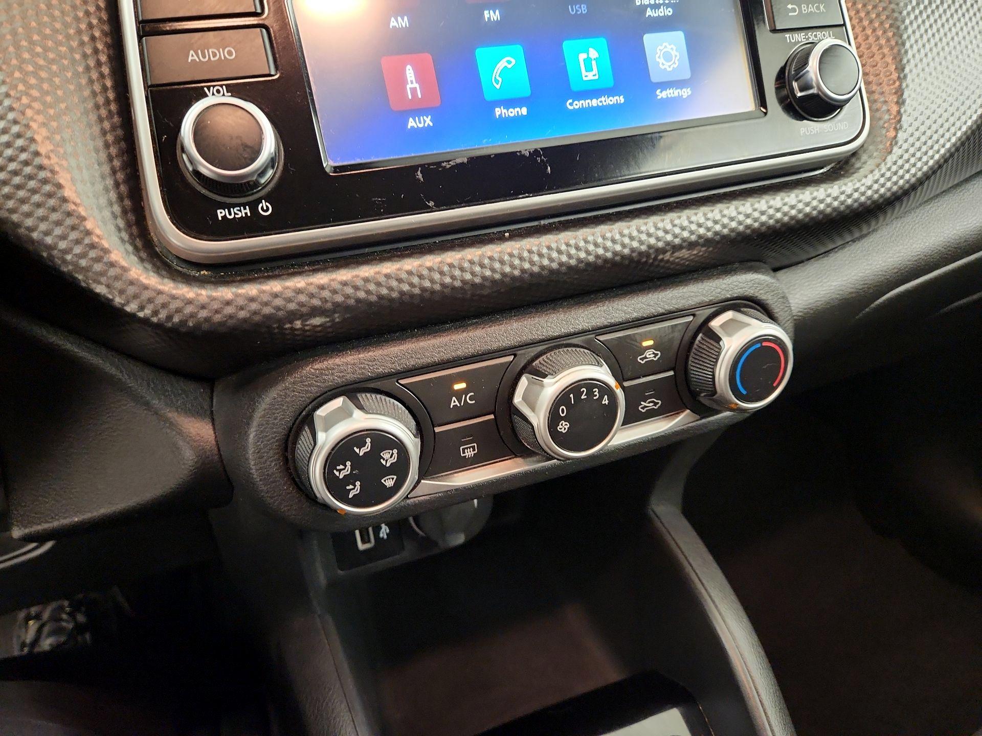 Thumbnail: 2020 Nissan Kicks - 16