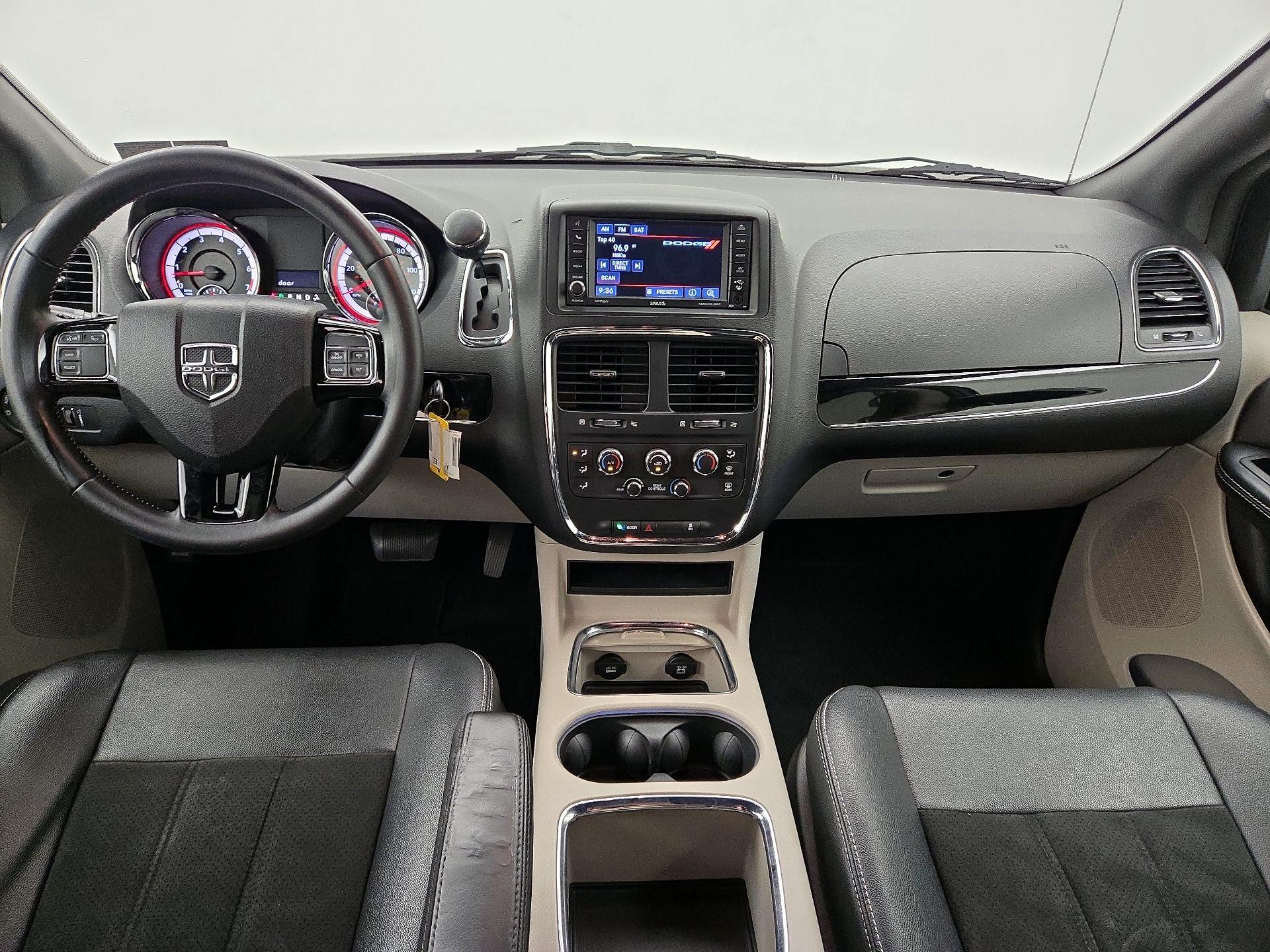 Thumbnail: 2019 Dodge Grand Caravan - 9