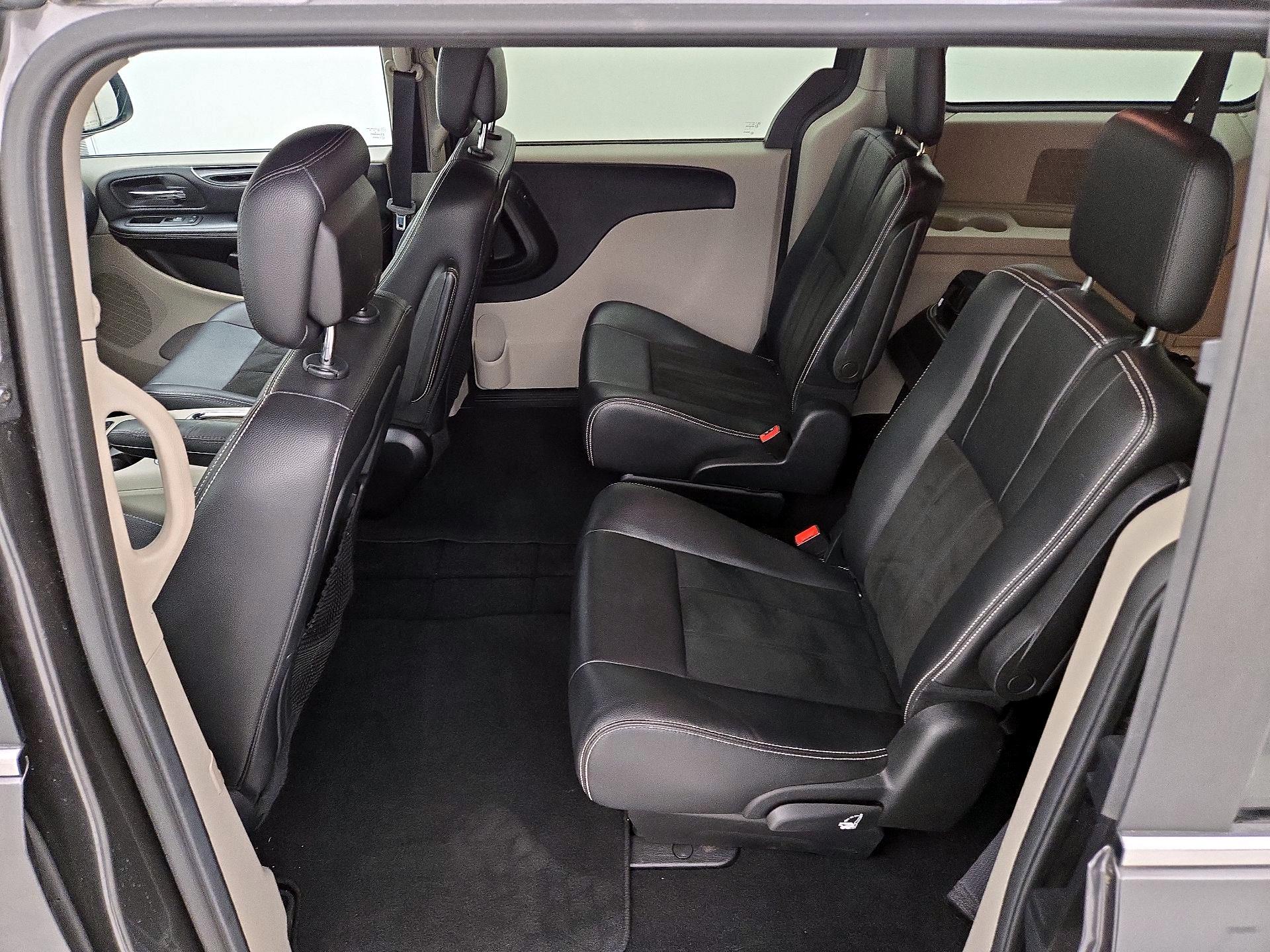 Thumbnail: 2019 Dodge Grand Caravan - 19
