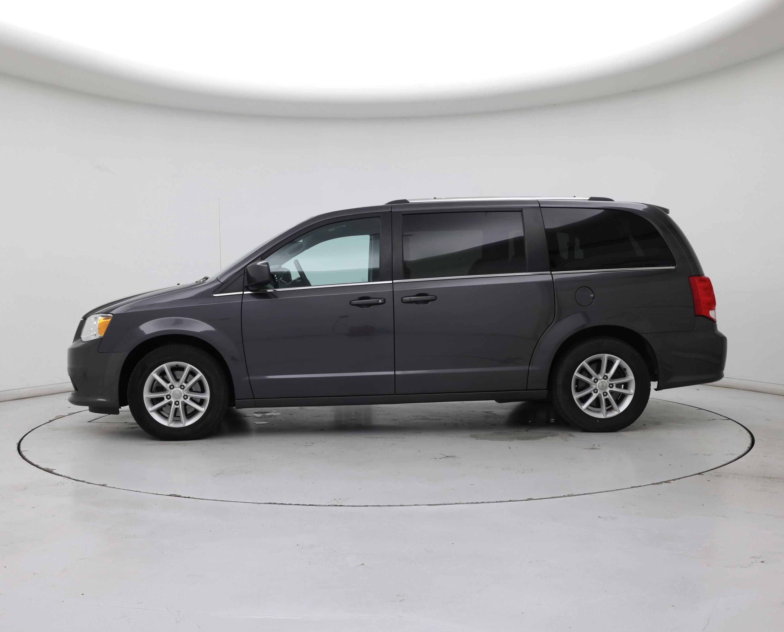 Thumbnail: 2019 Dodge Grand Caravan - 3