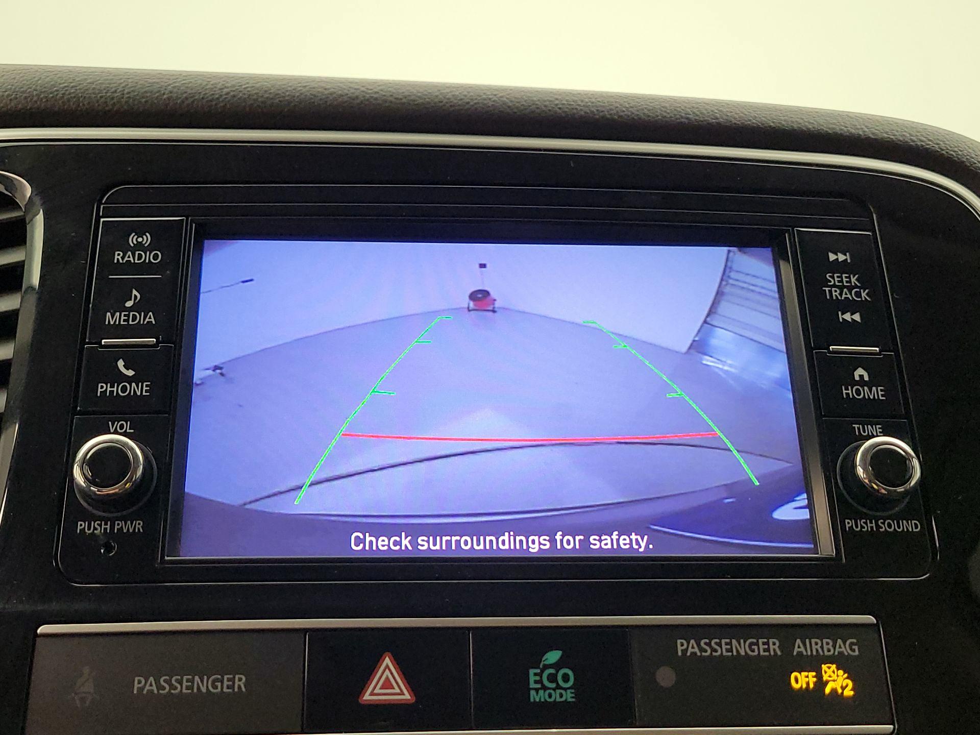 Thumbnail: 2019 Mitsubishi Outlander - 14