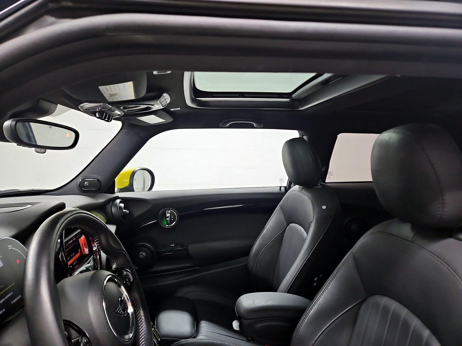Thumbnail: 2021 MINI Cooper Hardtop - 20