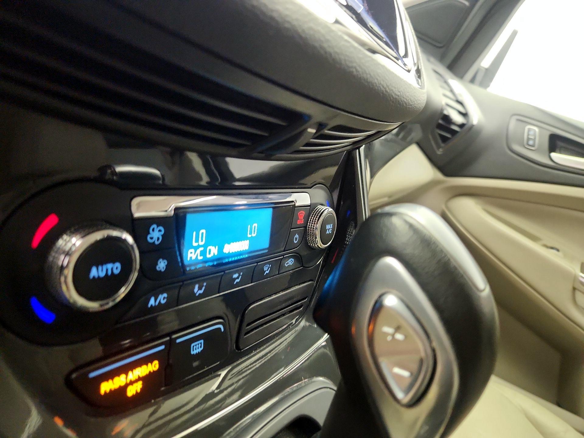 Thumbnail: 2016 Ford Escape - 17