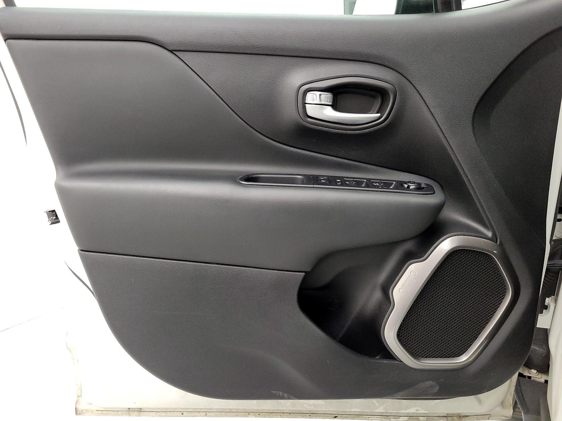 Thumbnail: 2020 Jeep Renegade - 12