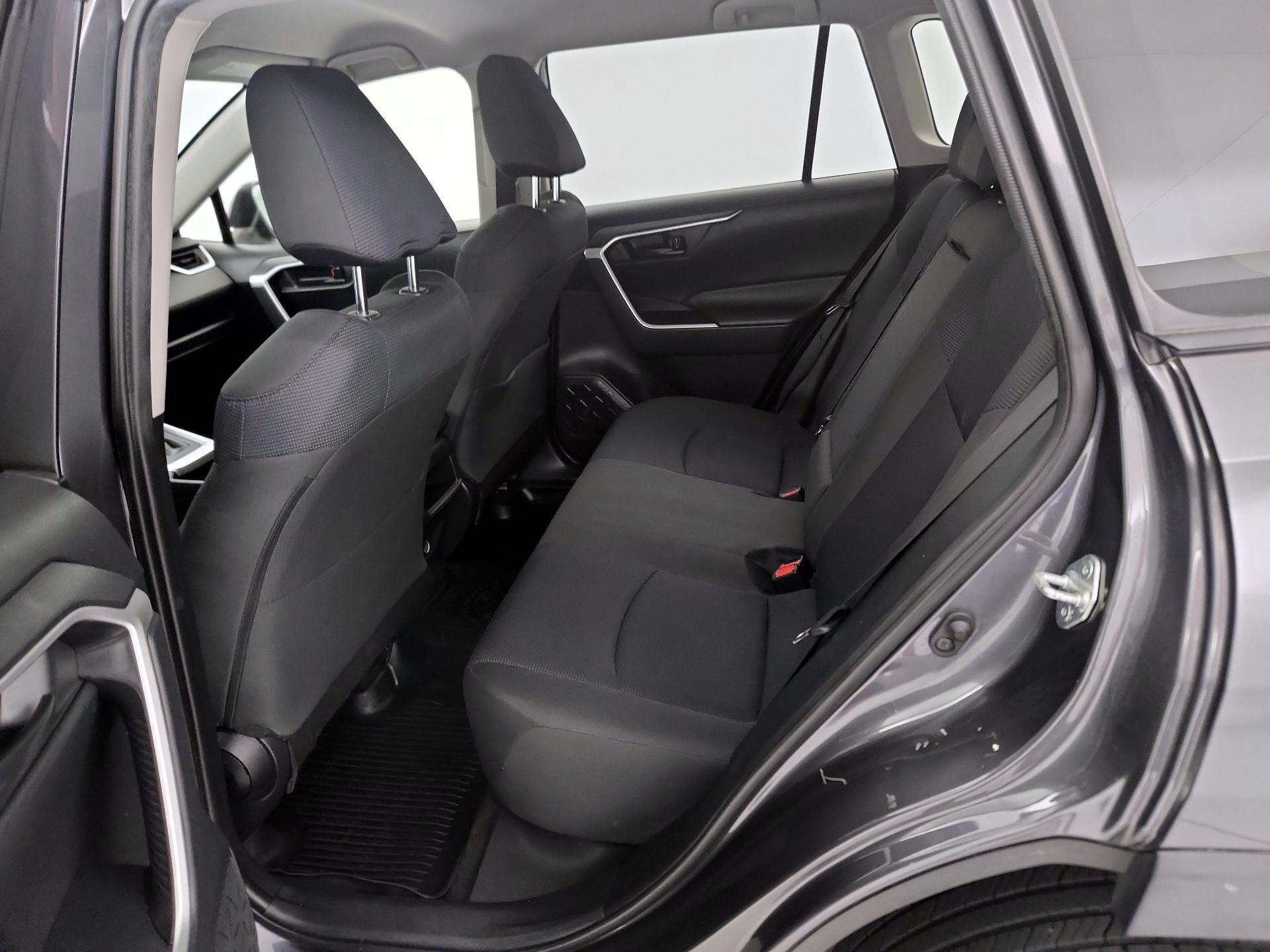 Thumbnail: 2019 Toyota RAV4 - 19