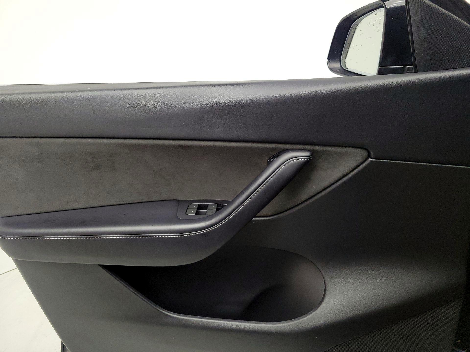 Thumbnail: 2022 Tesla Model Y - 12
