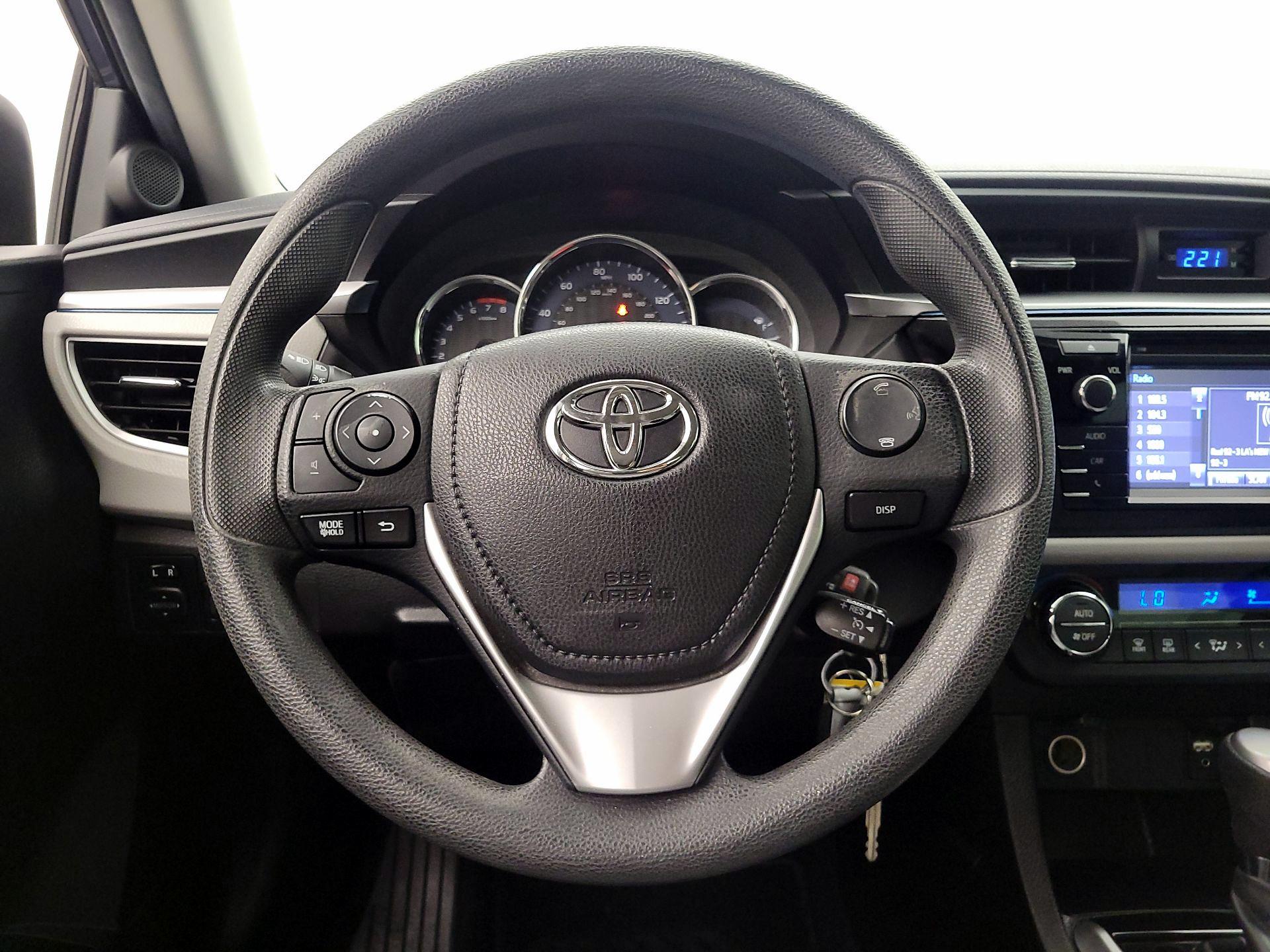 Thumbnail: 2015 Toyota Corolla - 10