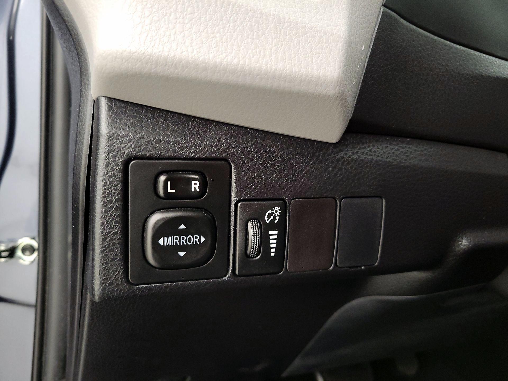Thumbnail: 2015 Toyota Corolla - 13