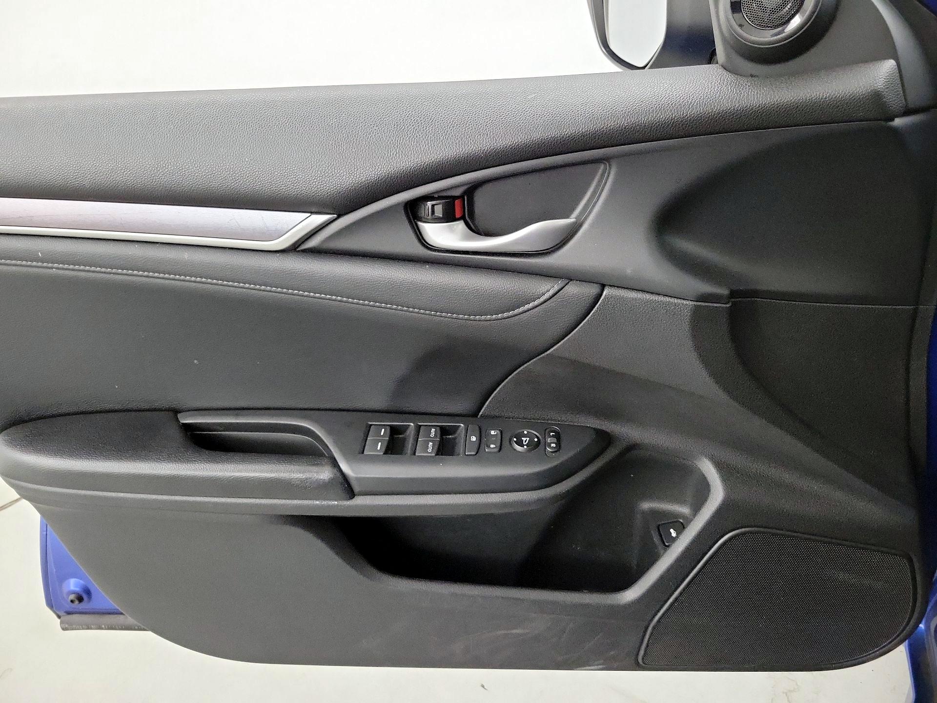 Thumbnail: 2016 Honda Civic - 12