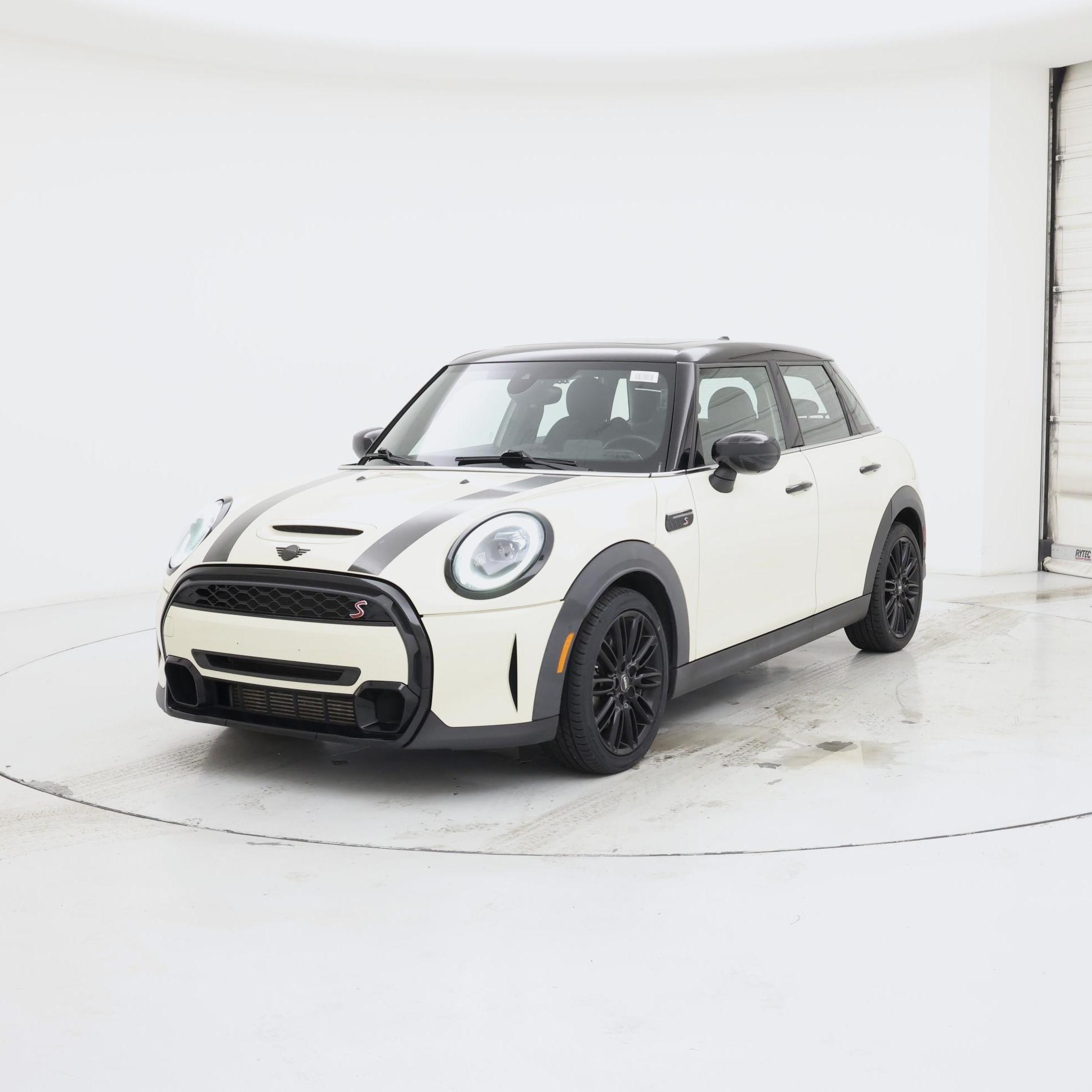 Thumbnail: 2022 MINI Cooper Hardtop - 4