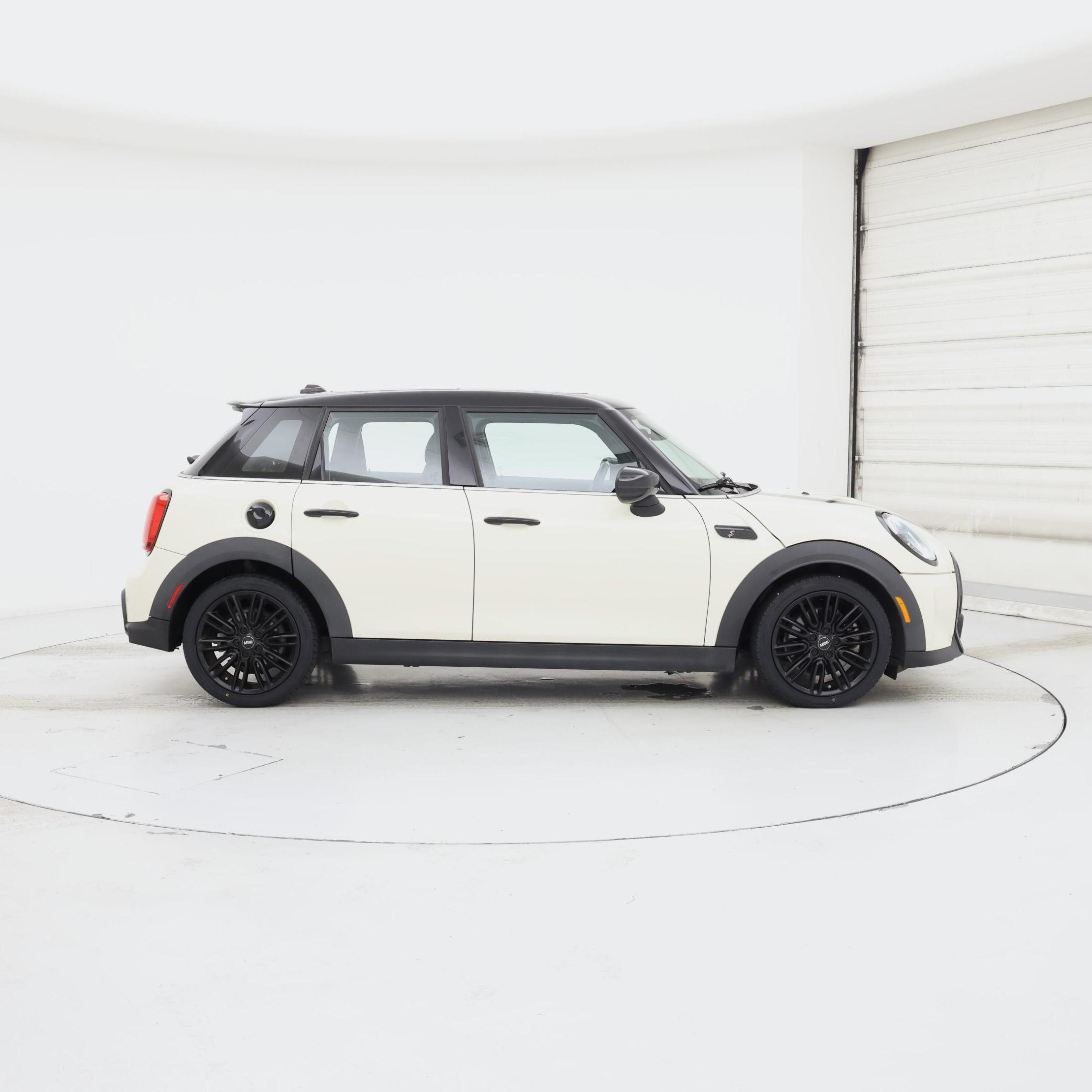 Thumbnail: 2022 MINI Cooper Hardtop - 7