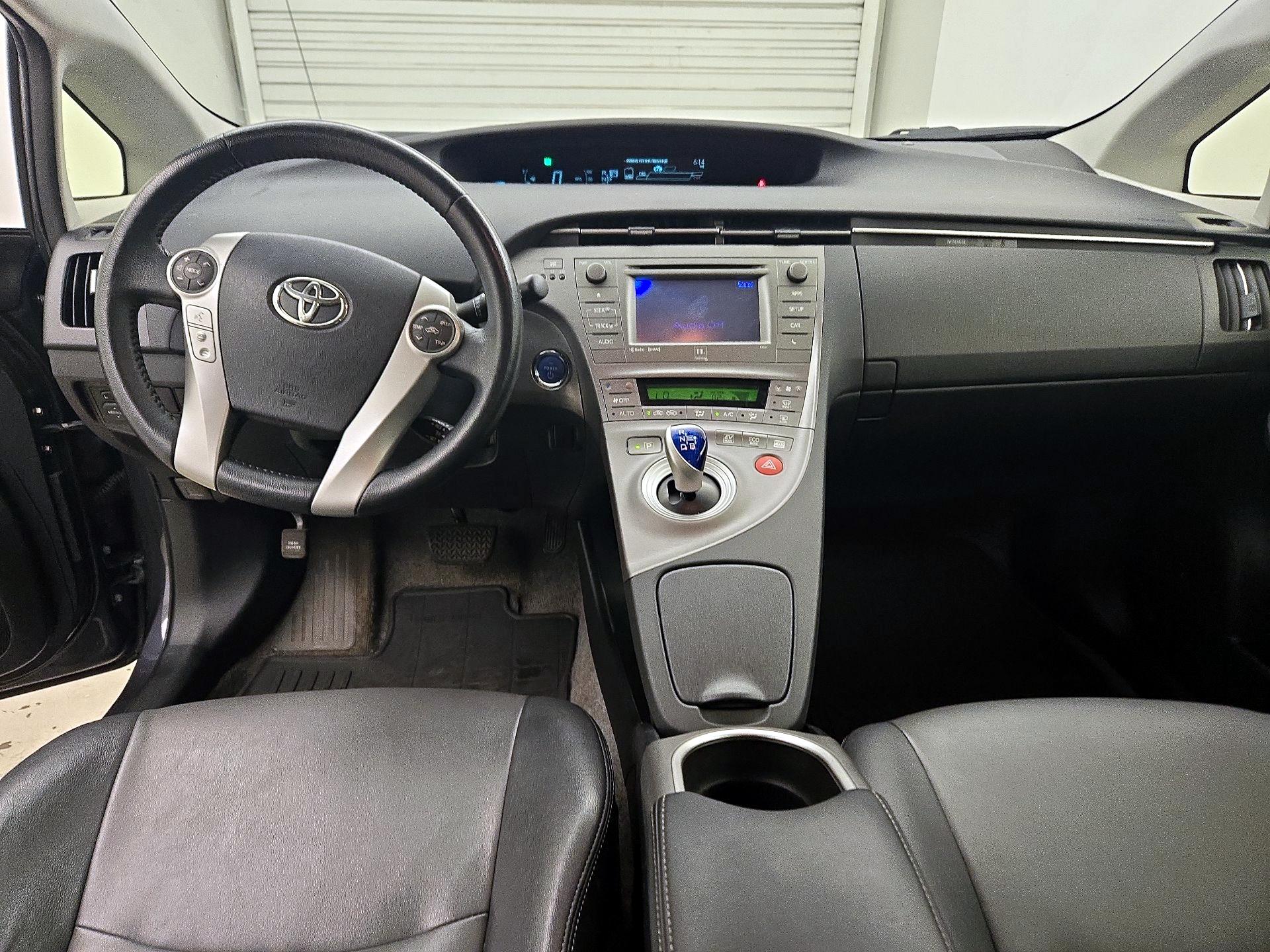 Thumbnail: 2015 Toyota Prius - 9