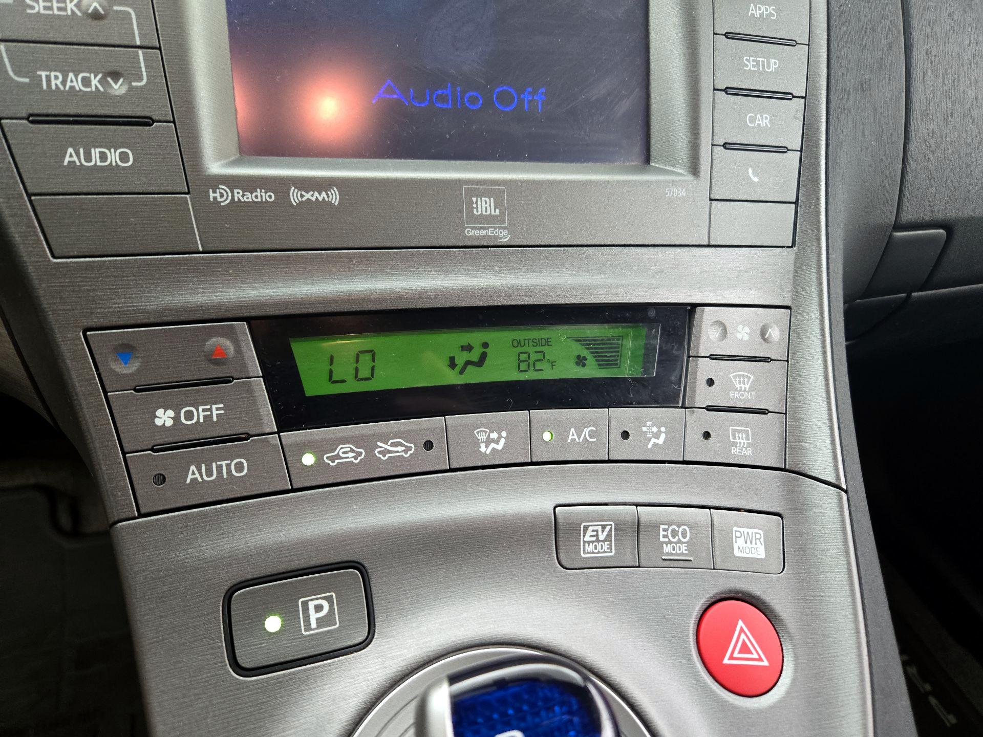 Thumbnail: 2015 Toyota Prius - 16