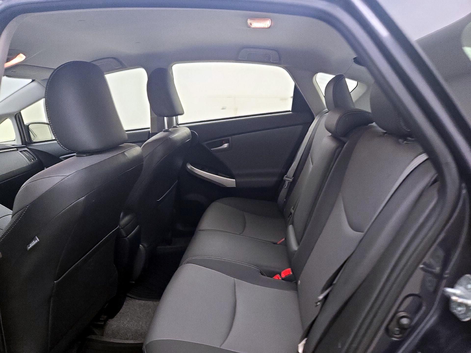 Thumbnail: 2015 Toyota Prius - 18