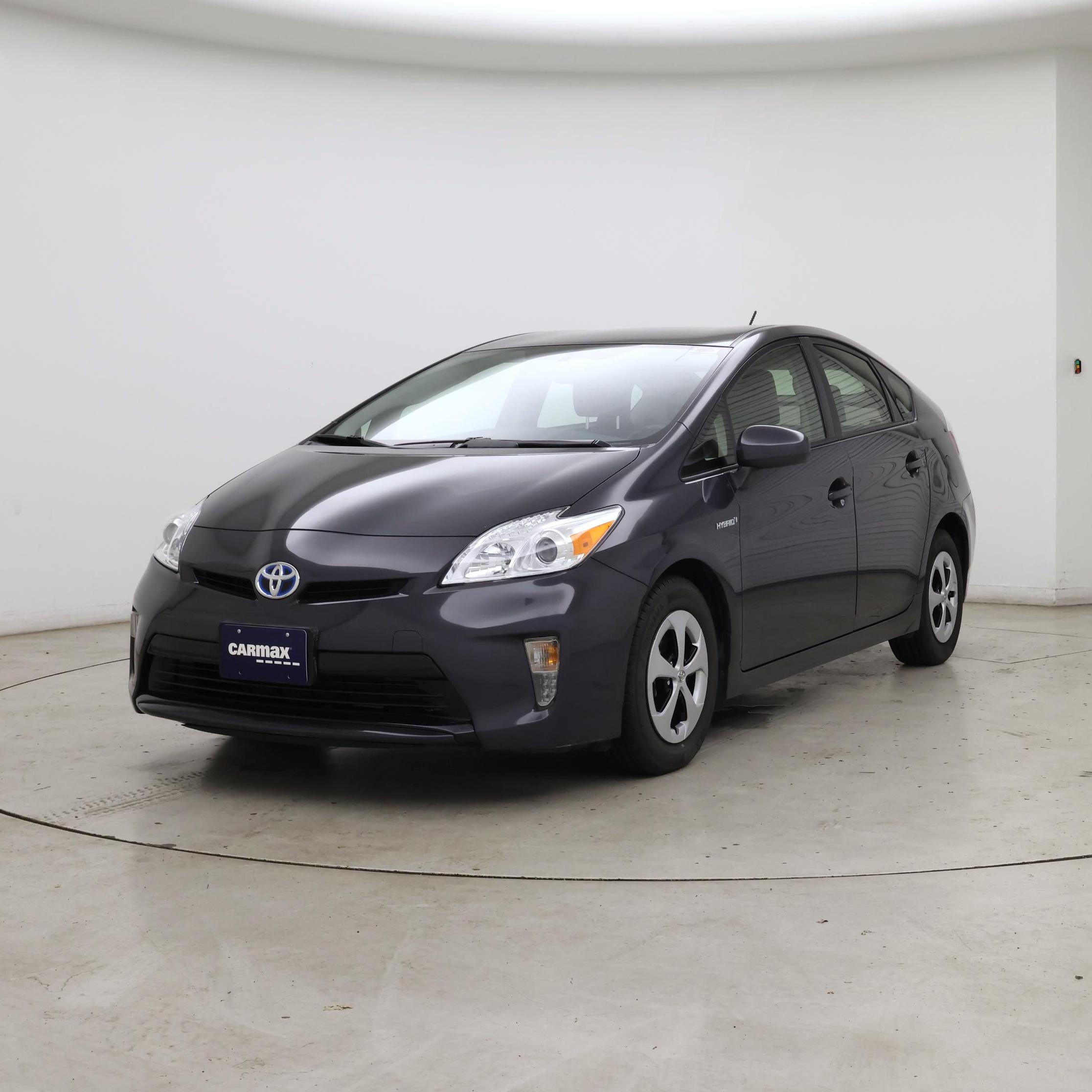 Thumbnail: 2015 Toyota Prius - 4
