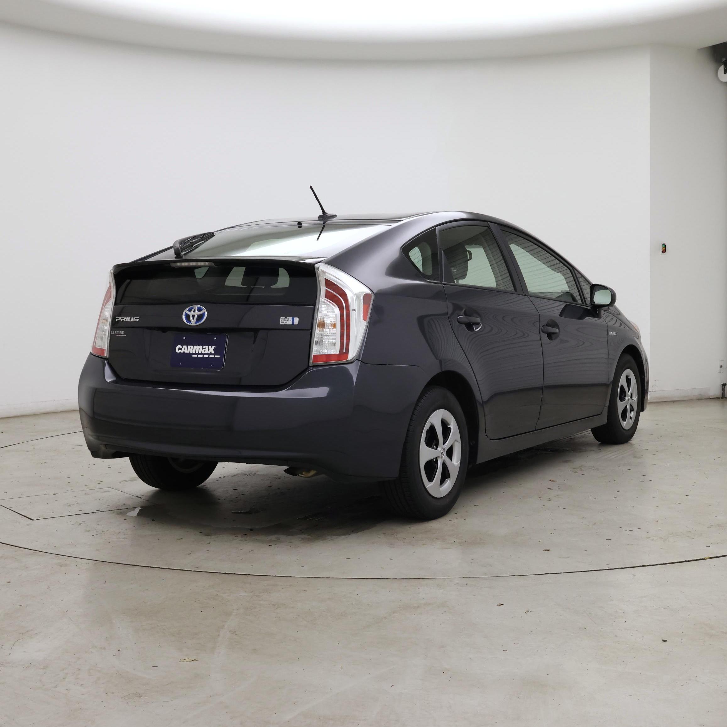 Thumbnail: 2015 Toyota Prius - 8