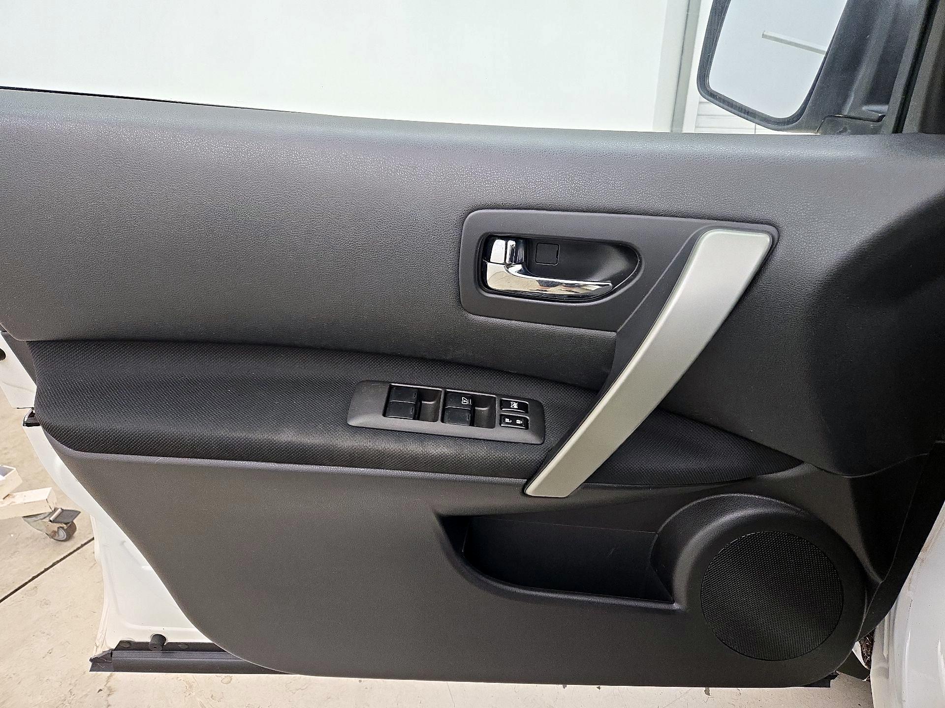 Thumbnail: 2014 Nissan Rogue - 12