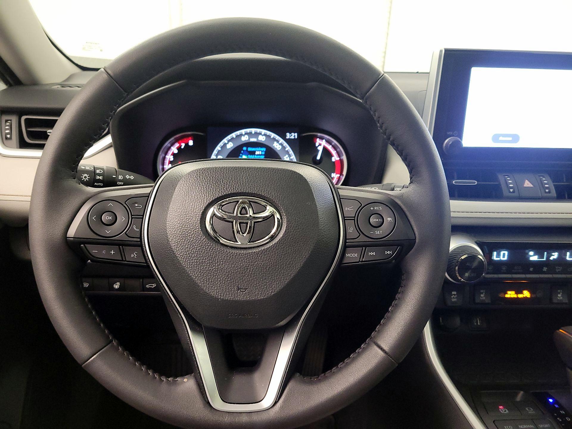 Thumbnail: 2025 Toyota RAV4 - 10