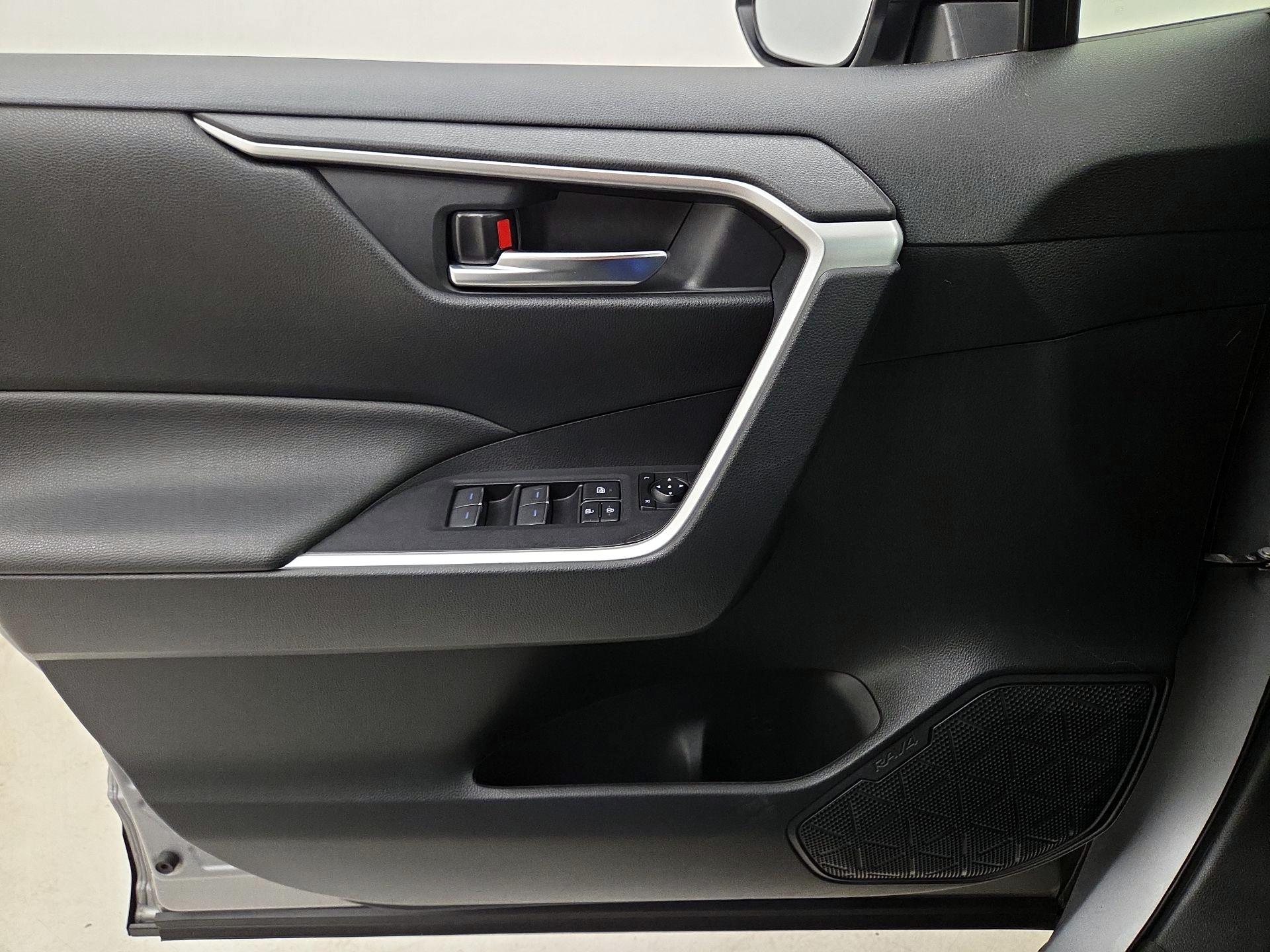 Thumbnail: 2023 Toyota RAV4 - 12