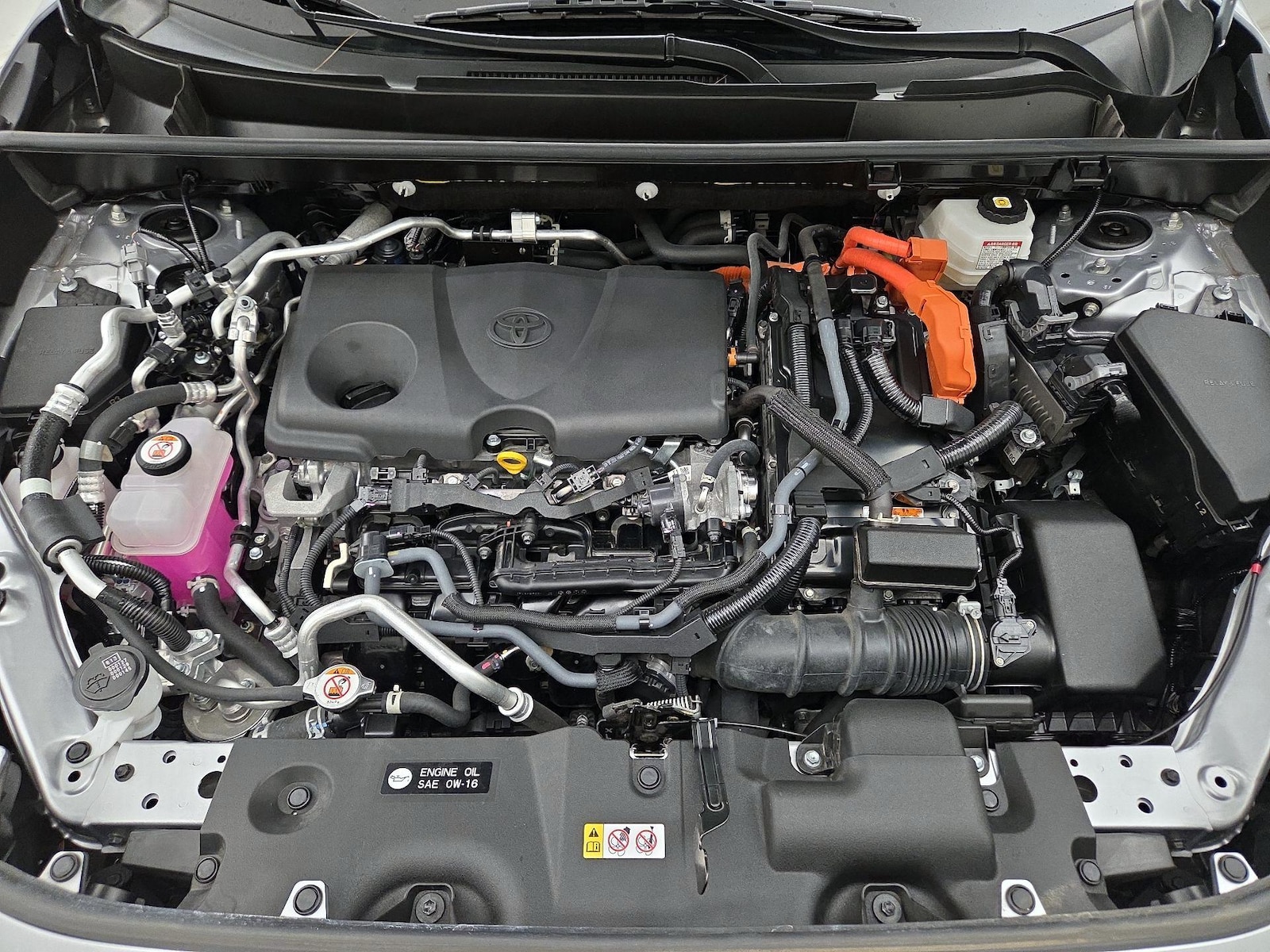 2023 Toyota RAV4 SE - Photo 23