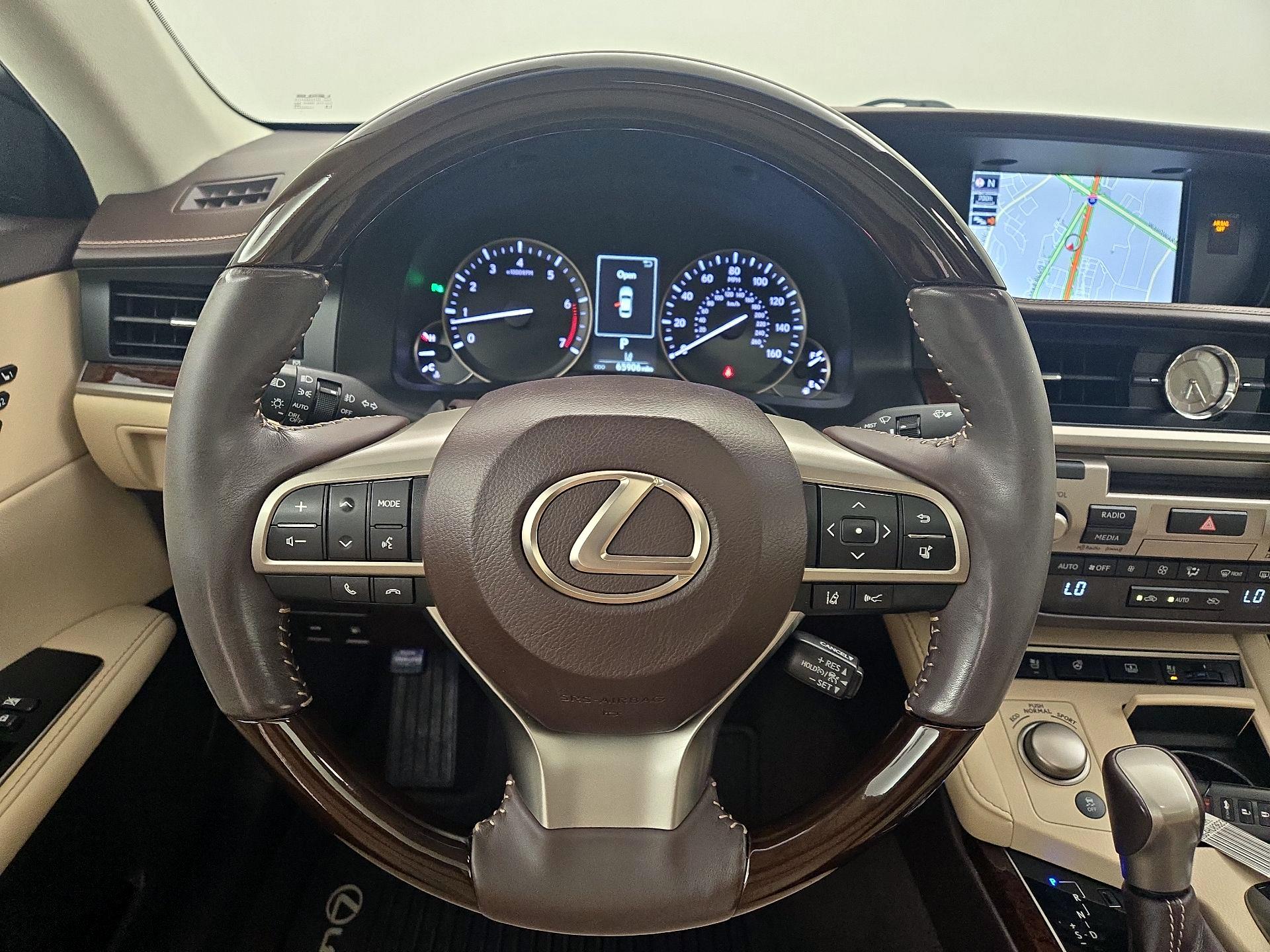 Thumbnail: 2017 Lexus ES - 10