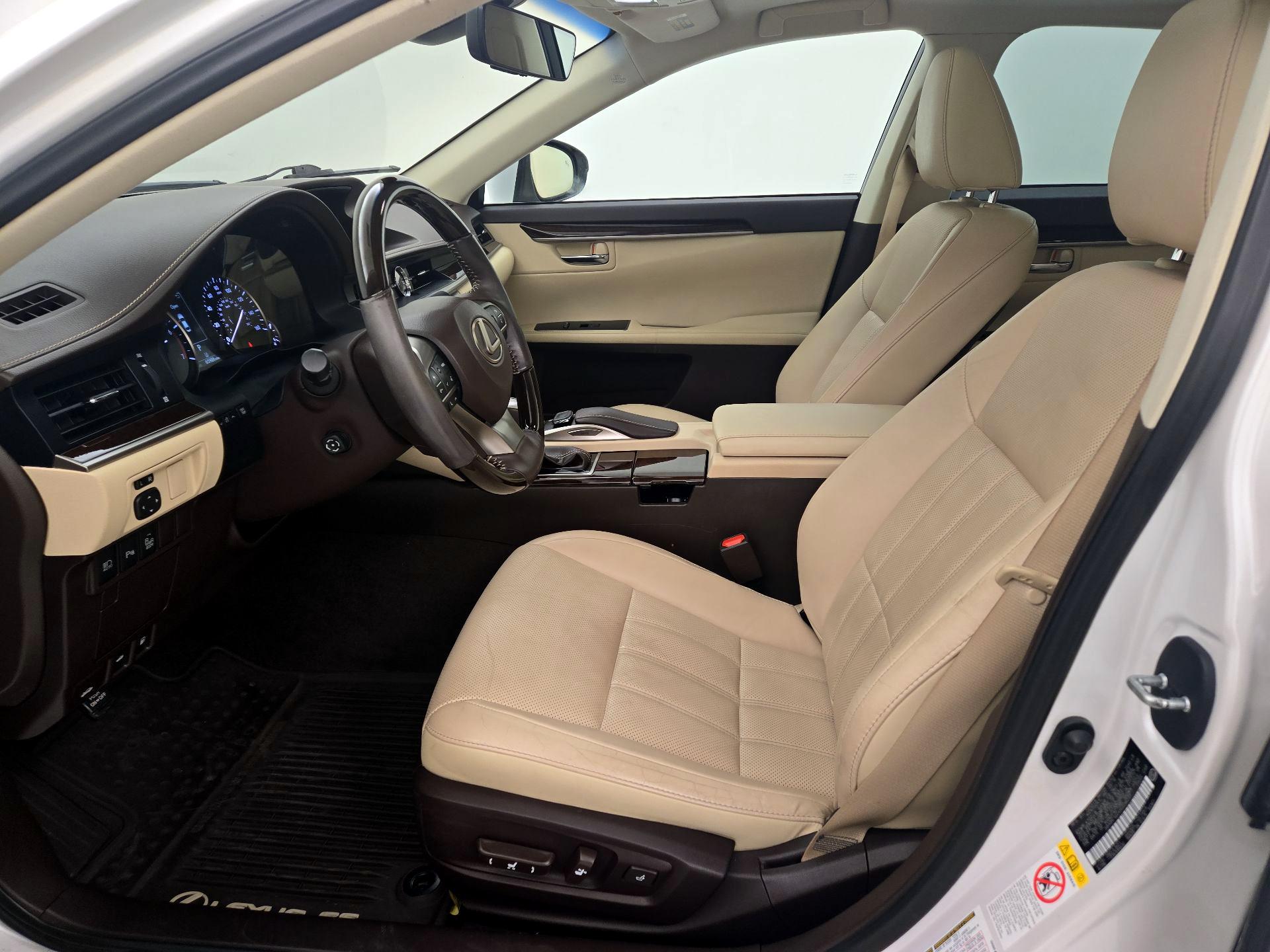 Thumbnail: 2017 Lexus ES - 11