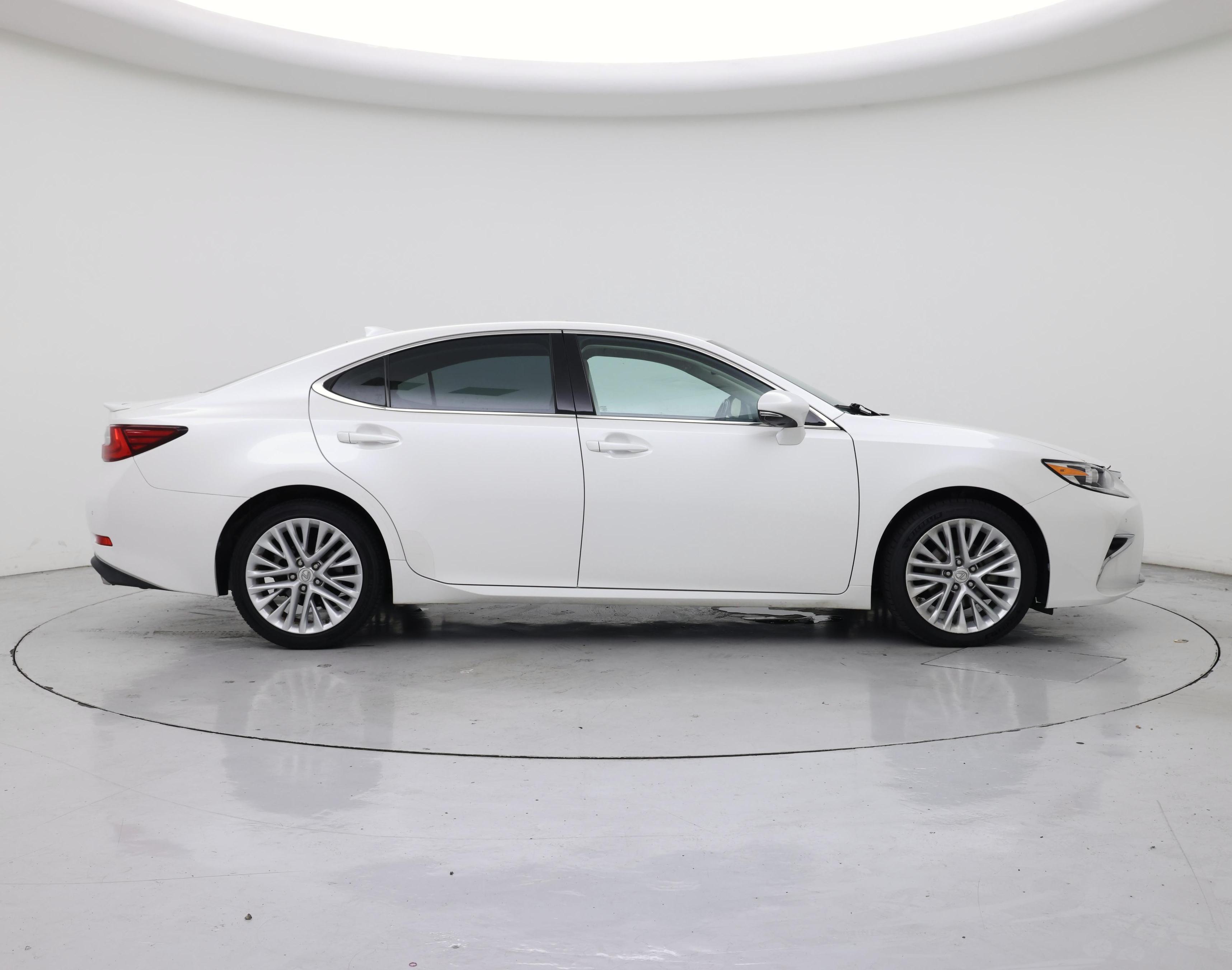 Thumbnail: 2017 Lexus ES - 7