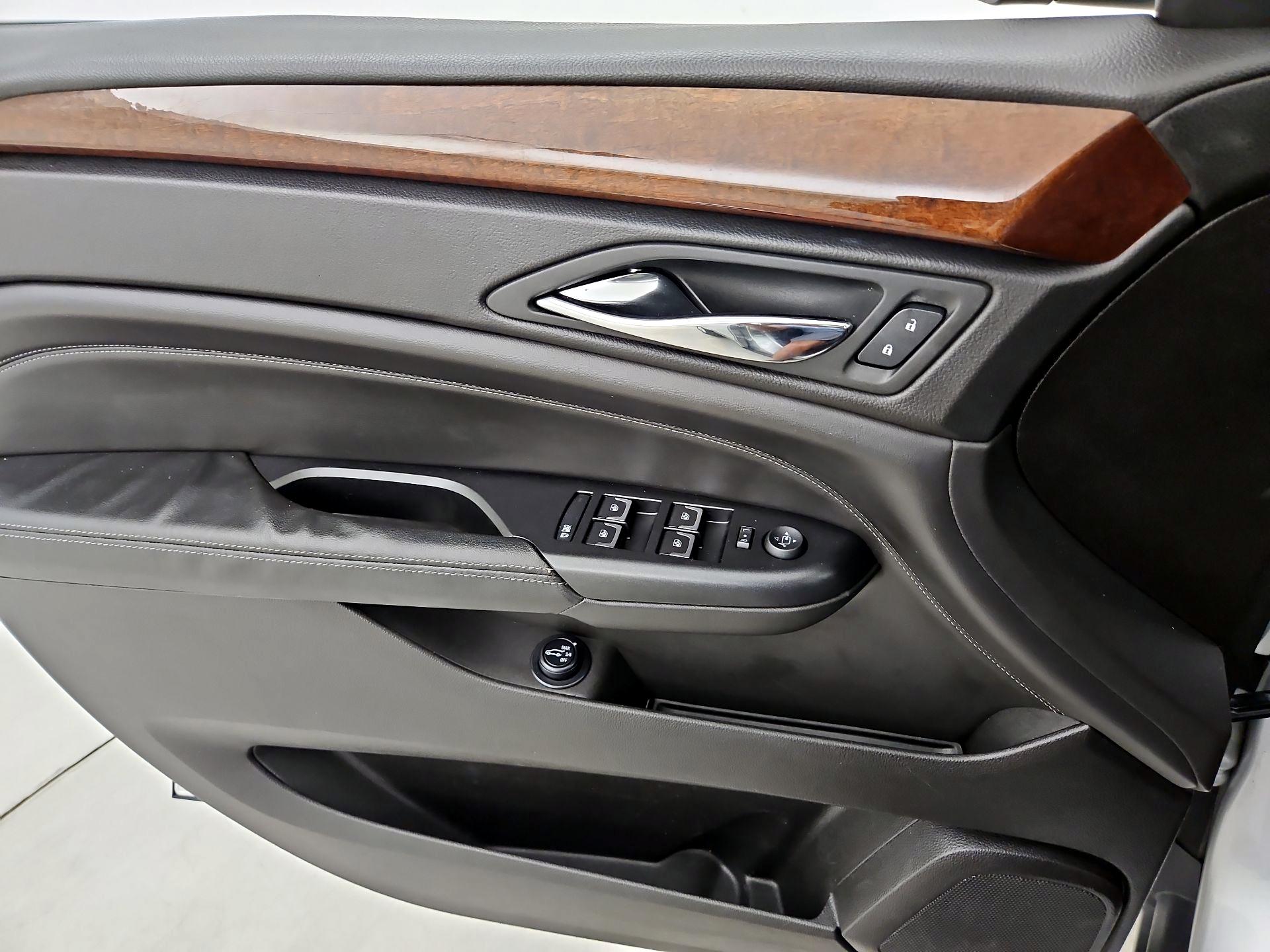 Thumbnail: 2016 Cadillac SRX - 12