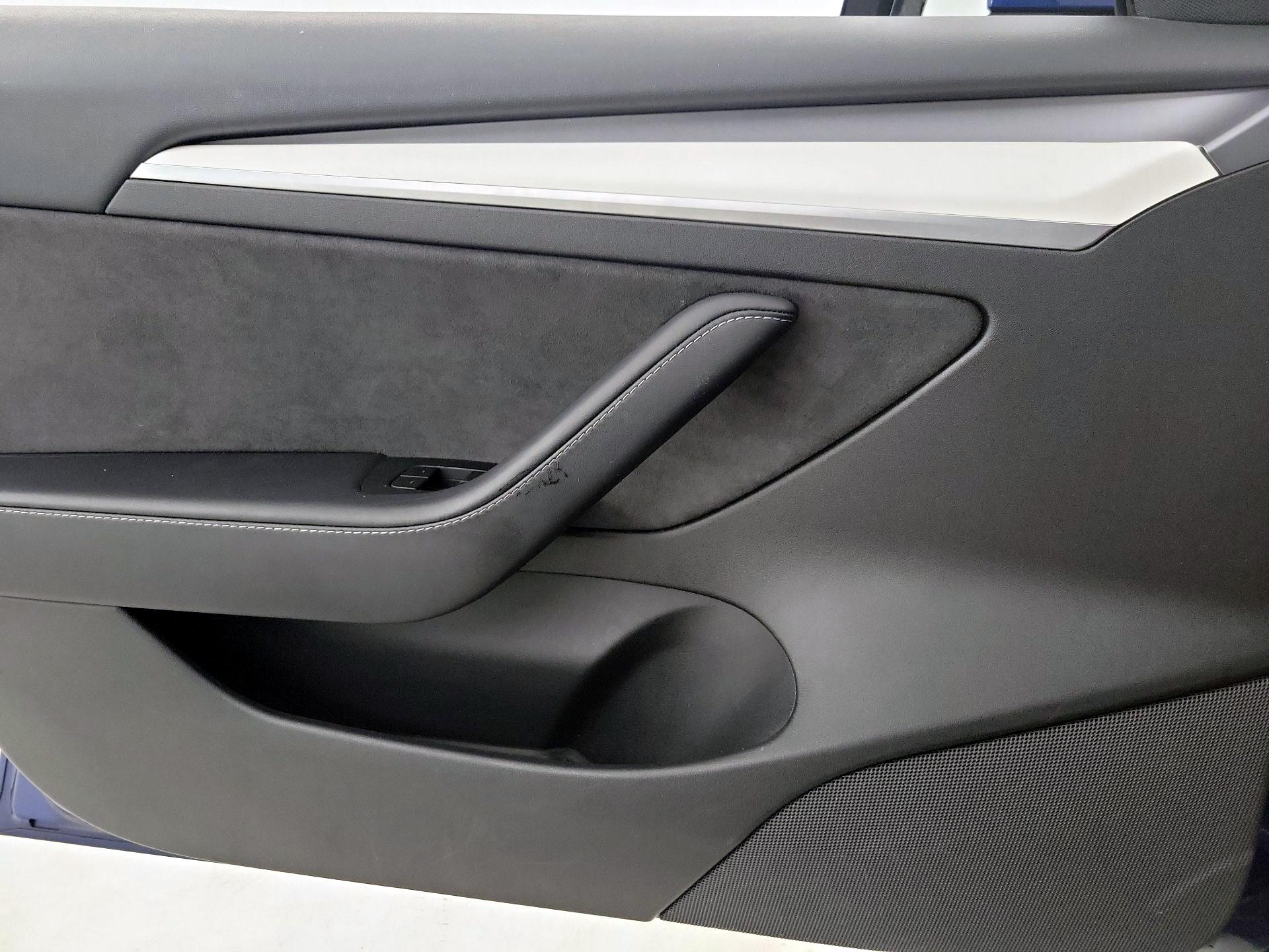 Thumbnail: 2021 Tesla Model 3 - 12