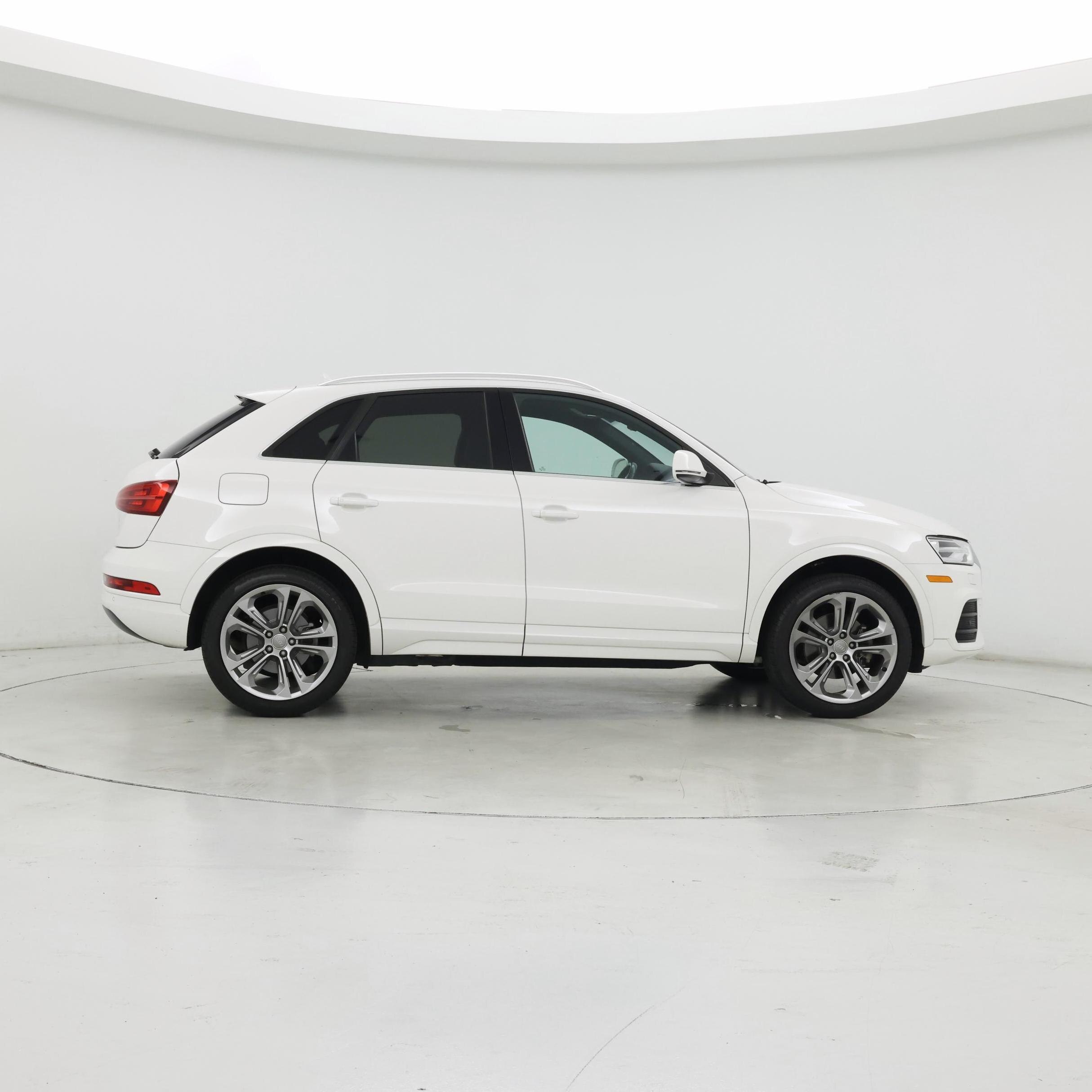 Thumbnail: 2017 Audi Q3 - 7