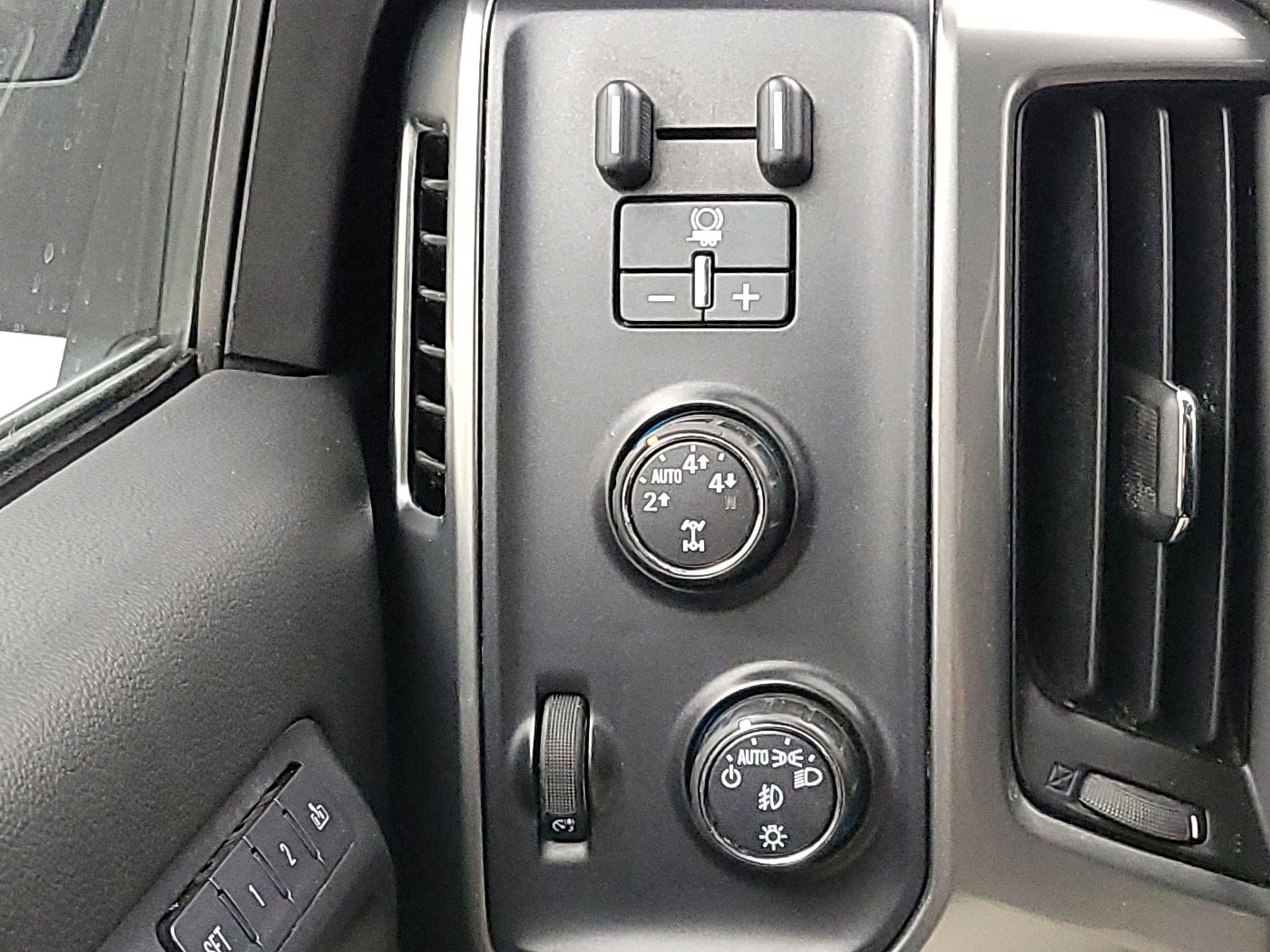 Thumbnail: 2016 Chevrolet Silverado 1500 - 13