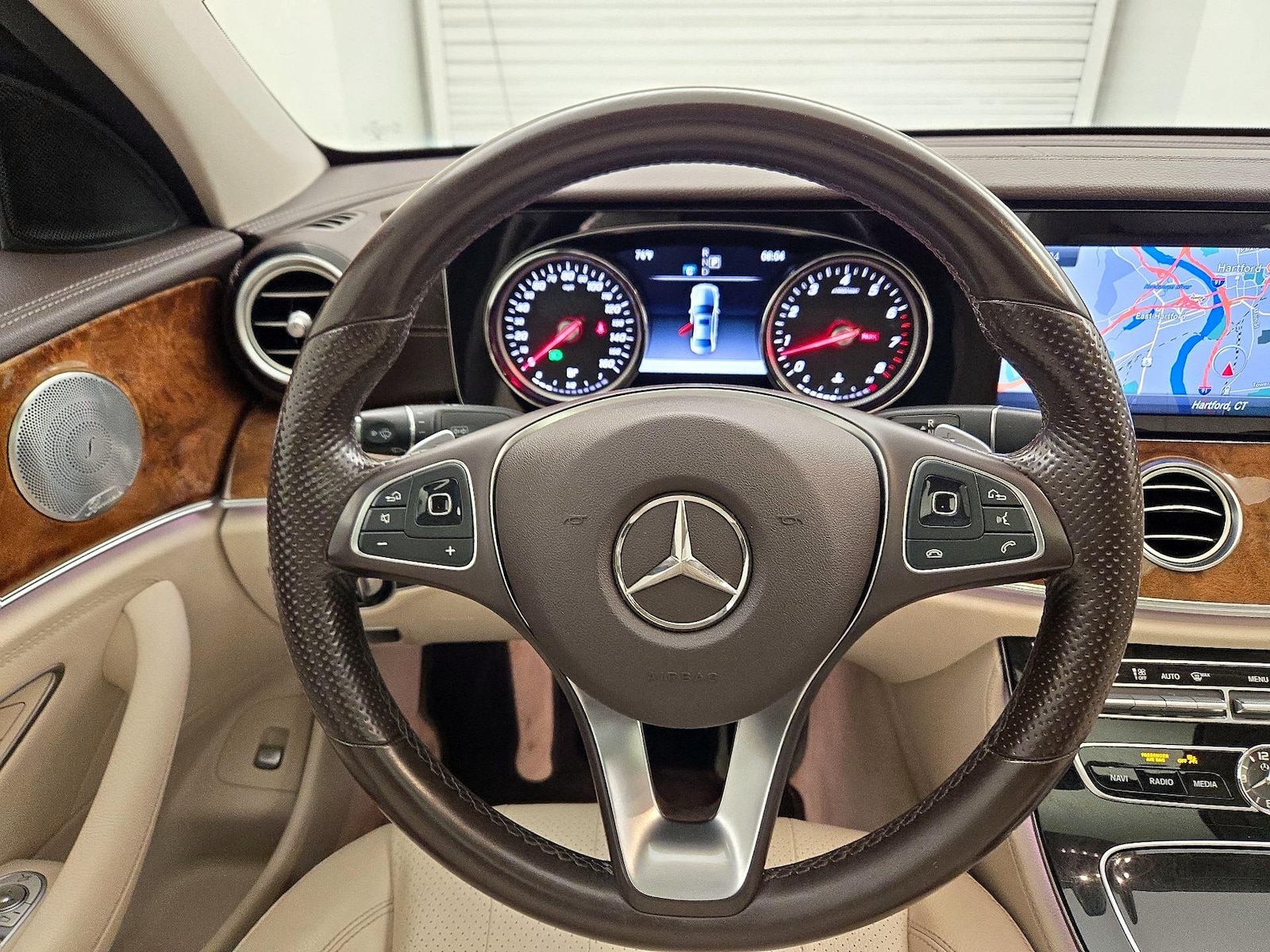 2017 Mercedes-Benz E-Class E300 - Photo 11