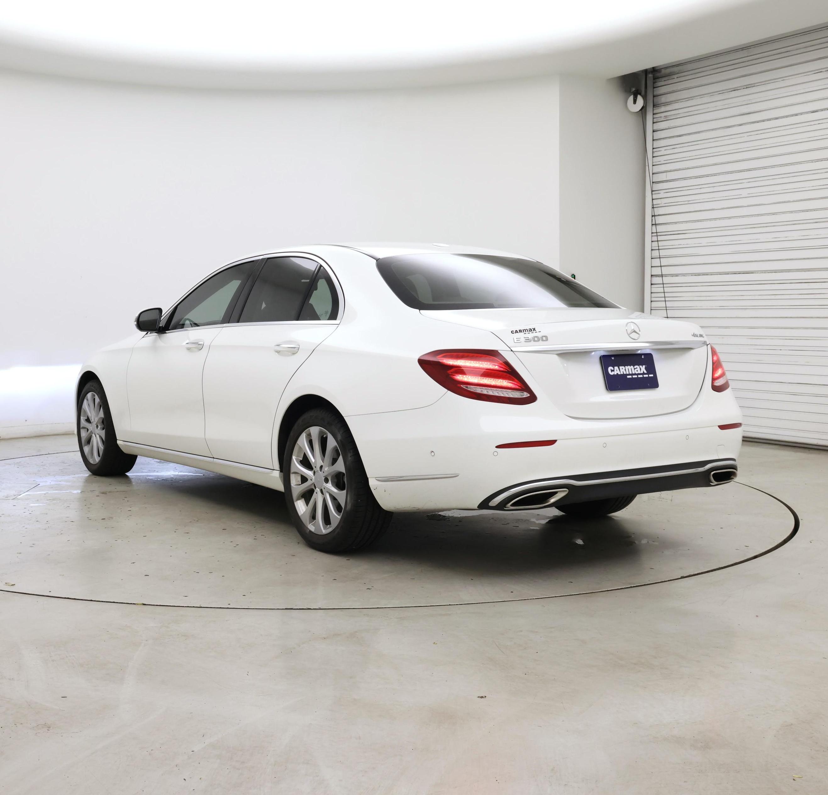 Thumbnail: 2017 Mercedes-Benz E-Class - 2