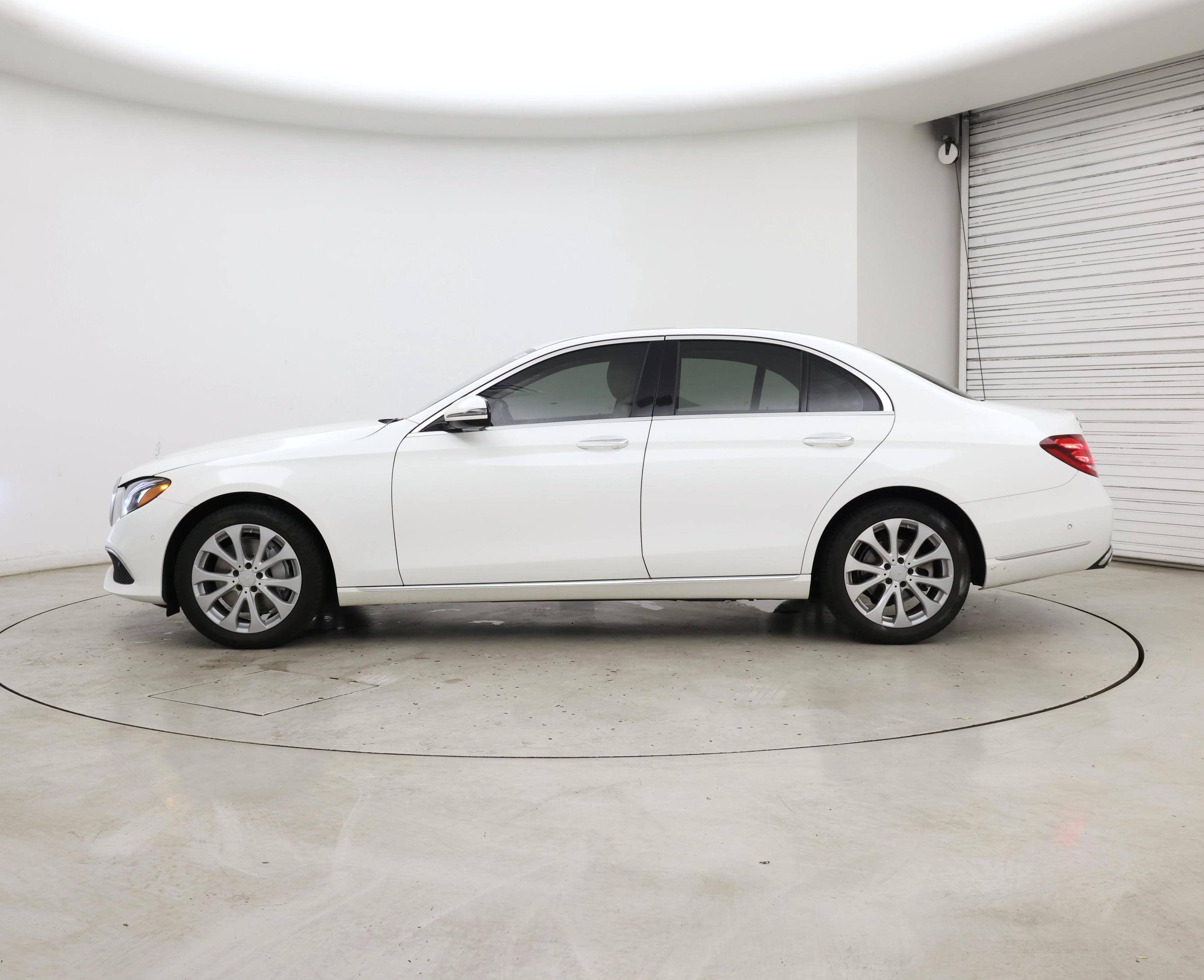Thumbnail: 2017 Mercedes-Benz E-Class - 3