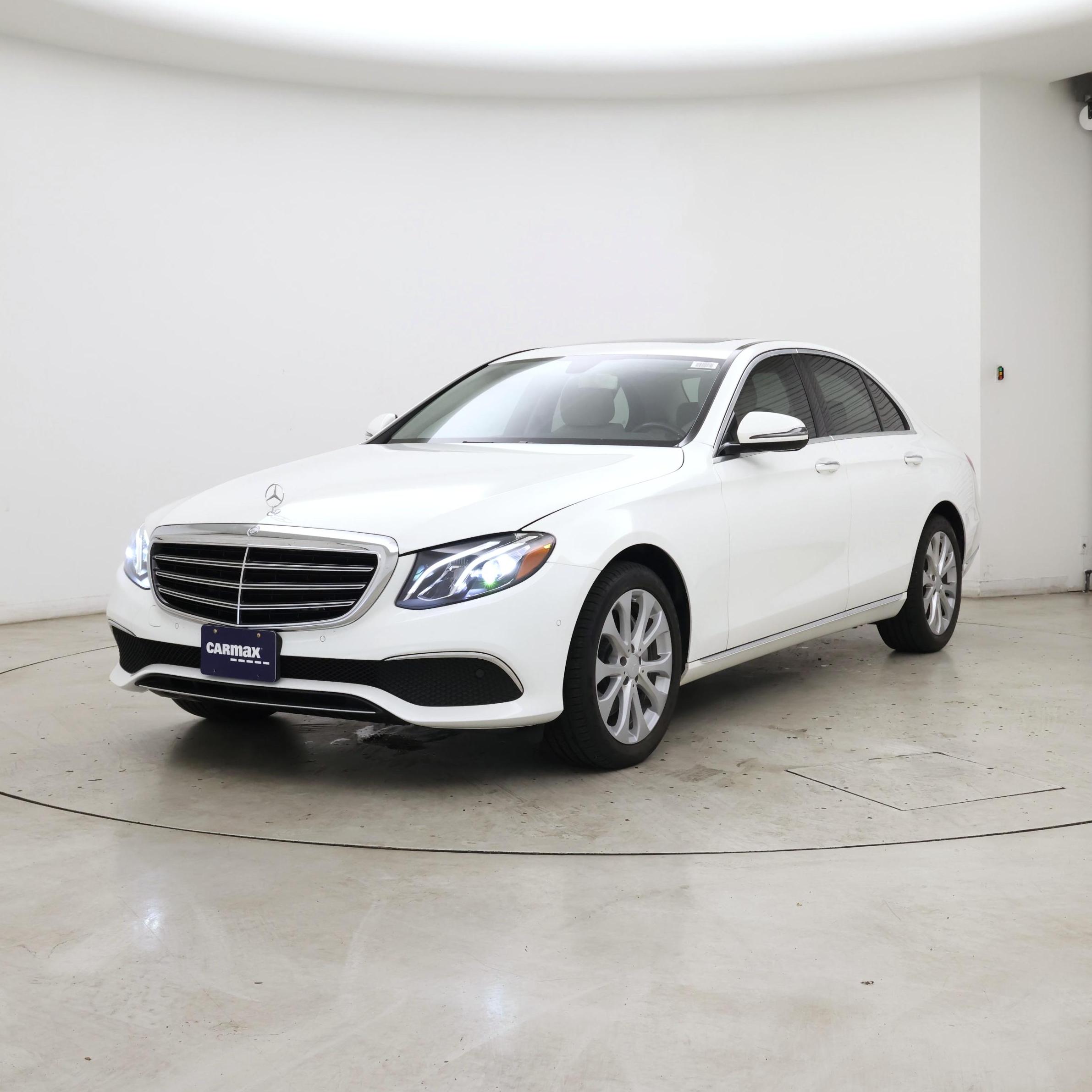 Thumbnail: 2017 Mercedes-Benz E-Class - 4
